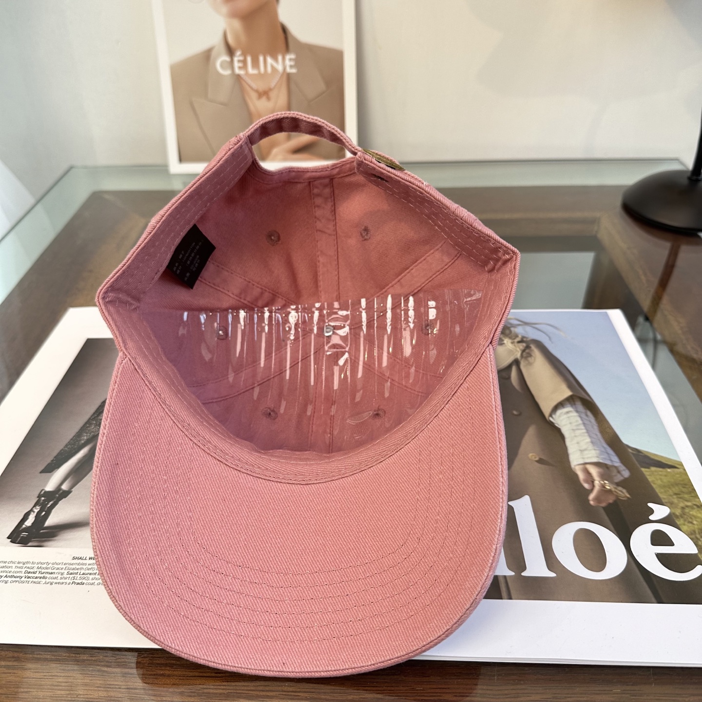 潮牌棒球帽 简单休闲风的棒球帽 减龄百搭 适配度很高！简单随性~出街拍照拗造型非常加分~男女同款 随意搭