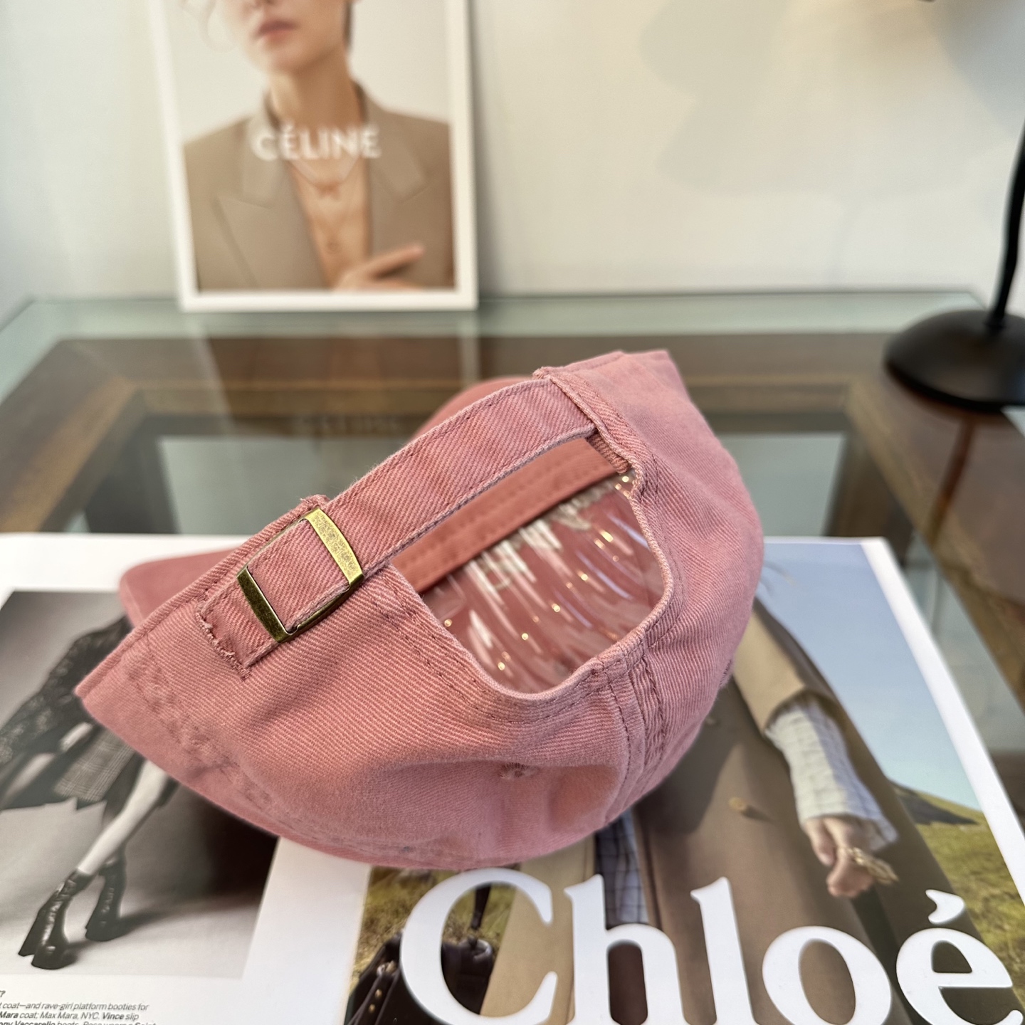 潮牌棒球帽 简单休闲风的棒球帽 减龄百搭 适配度很高！简单随性~出街拍照拗造型非常加分~男女同款 随意搭