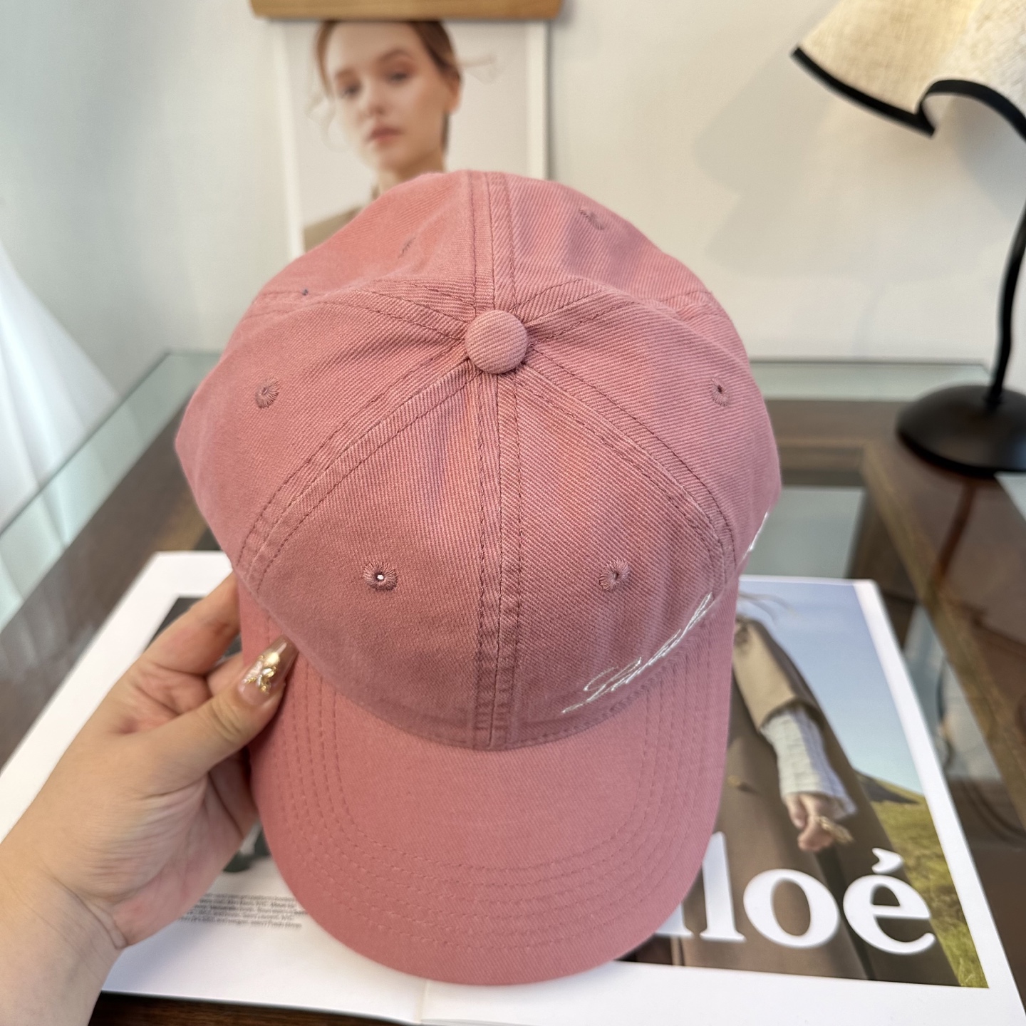 潮牌棒球帽 简单休闲风的棒球帽 减龄百搭 适配度很高！简单随性~出街拍照拗造型非常加分~男女同款 随意搭