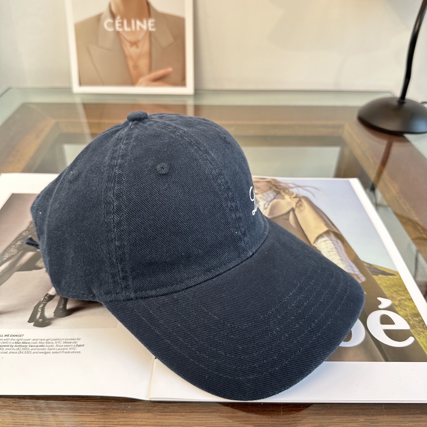 潮牌棒球帽 简单休闲风的棒球帽 减龄百搭 适配度很高！简单随性~出街拍照拗造型非常加分~男女同款 随意搭