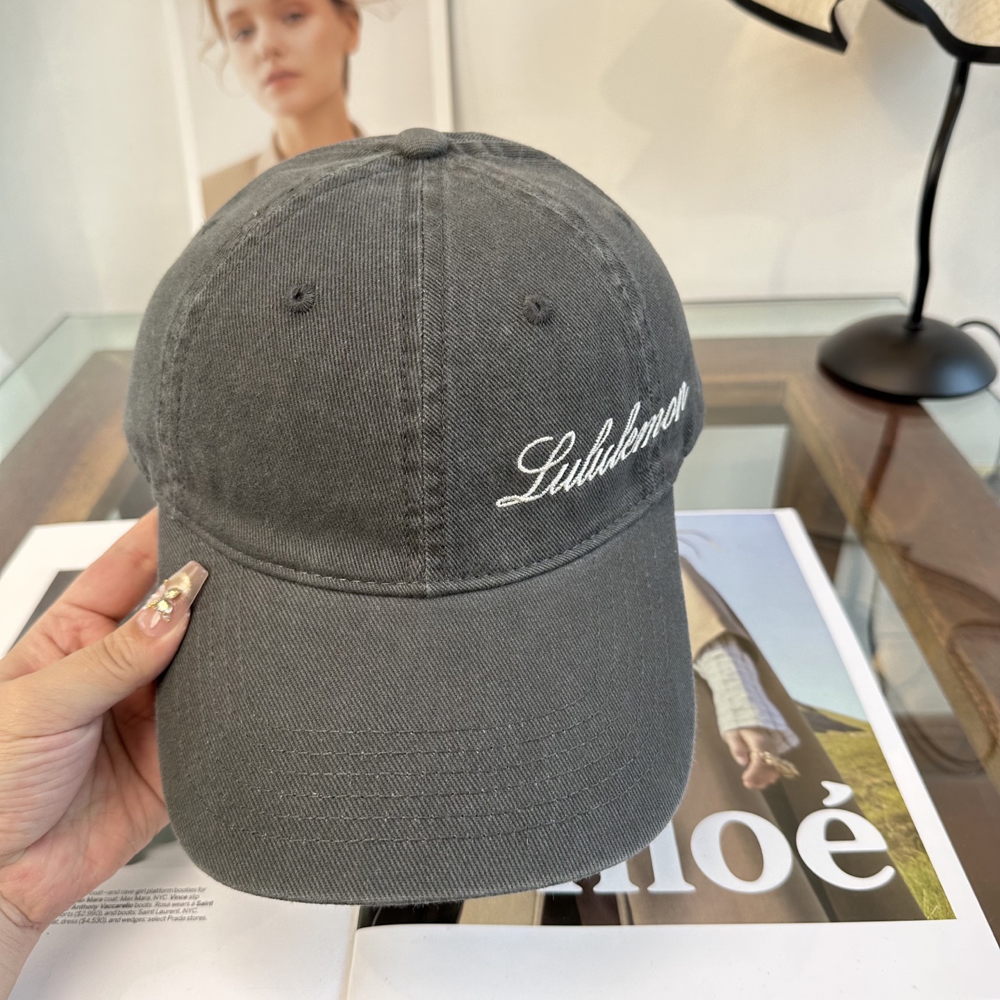 潮牌棒球帽 简单休闲风的棒球帽 减龄百搭 适配度很高！简单随性~出街拍照拗造型非常加分~男女同款 随意搭