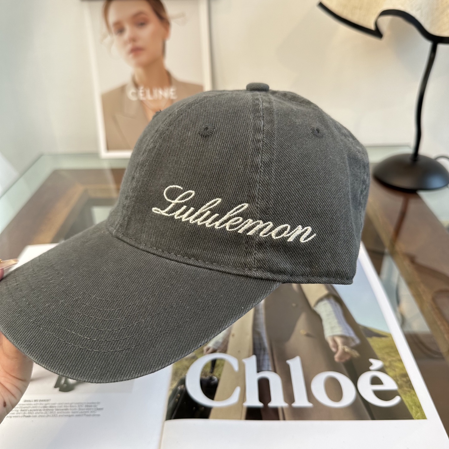 潮牌棒球帽 简单休闲风的棒球帽 减龄百搭 适配度很高！简单随性~出街拍照拗造型非常加分~男女同款 随意搭