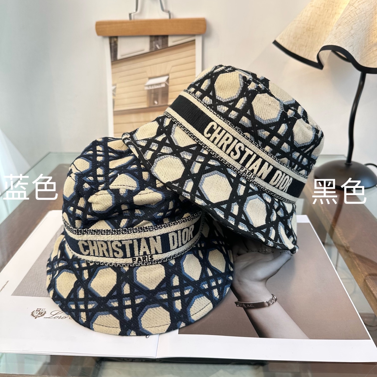 Dior 迪奥Dior 官网最新迪奥logo渔夫帽，防晒指数超高，特别显脸小，有型不软塌，可随意折叠，携带方便