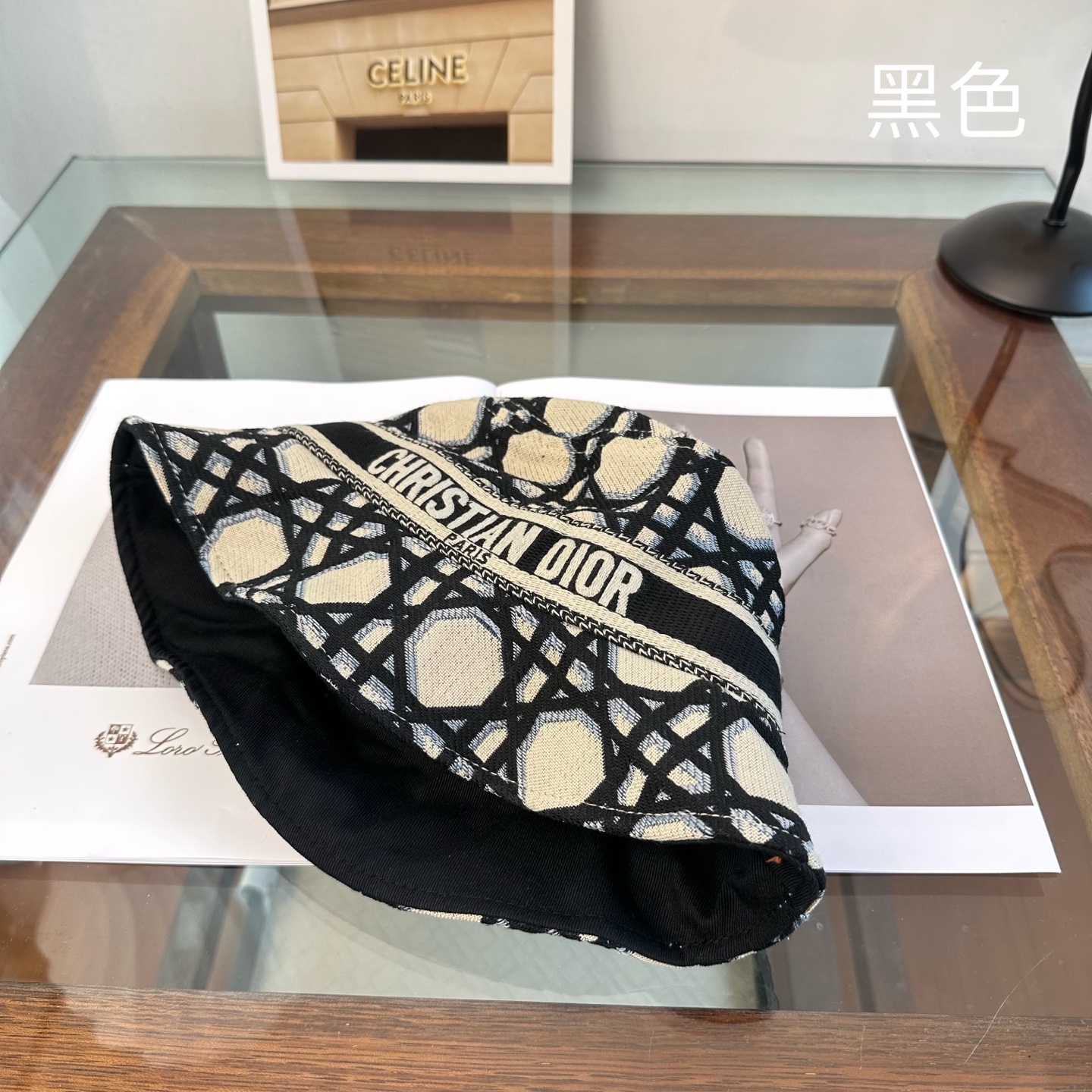 迪奥Dior 官网最新迪奥logo渔夫帽，防晒指数超高，特别显脸小，有型不软塌，可随意折叠，携带方便🤗