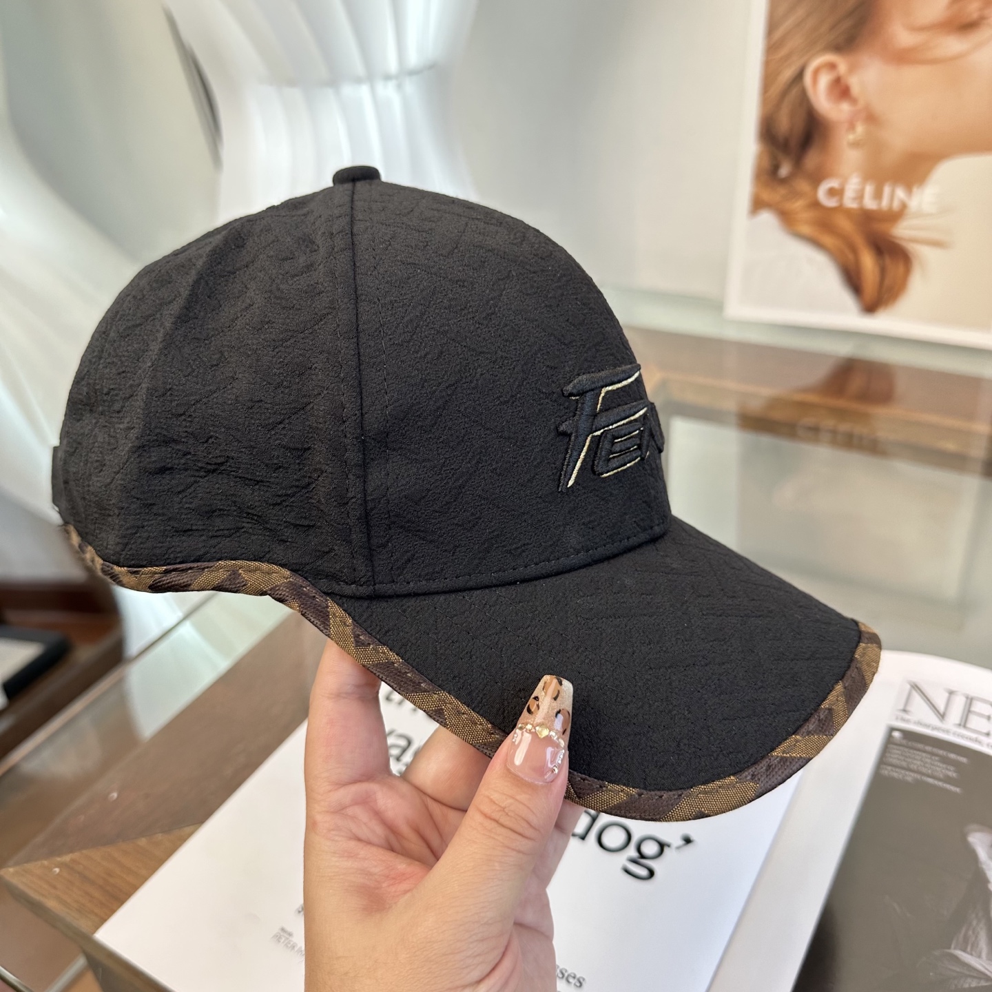 FENDI芬迪 新款棒球帽🧢 经典FF中古单品，气质穿搭单品，质量杠杠👍