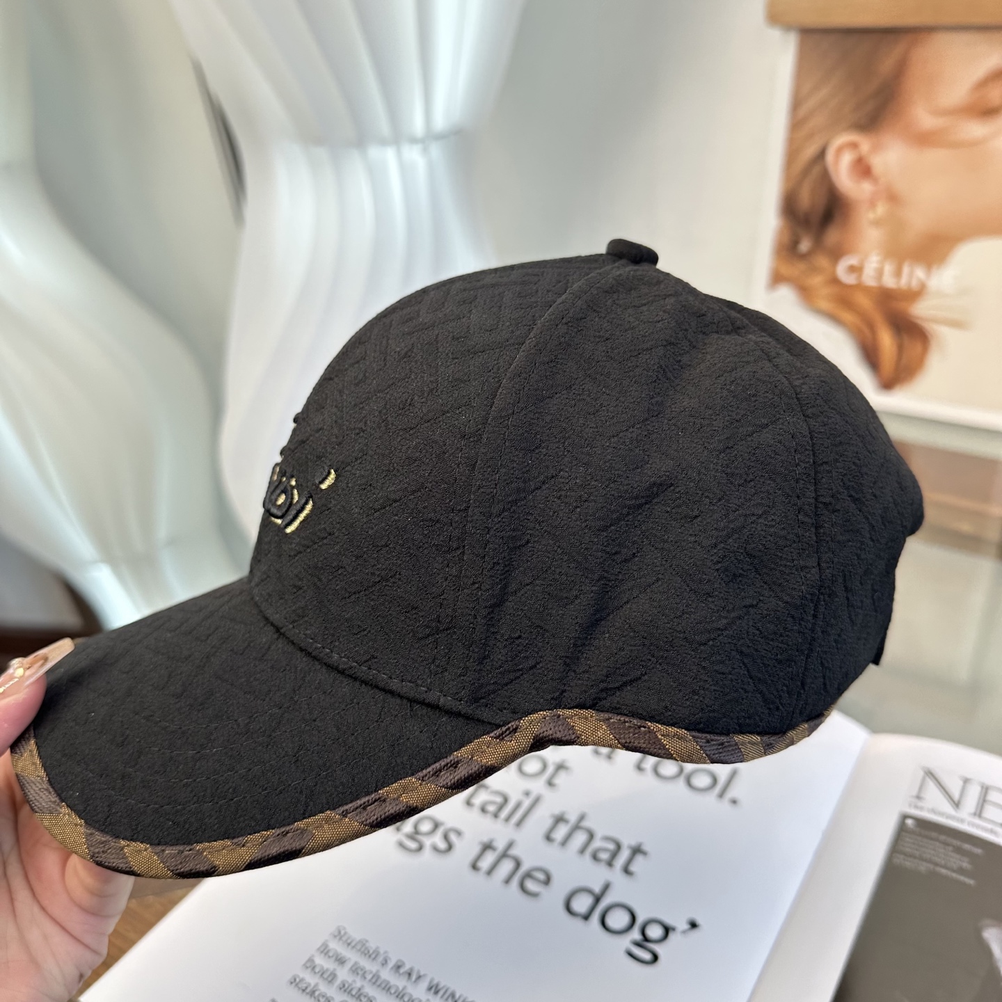 FENDI芬迪 新款棒球帽🧢 经典FF中古单品，气质穿搭单品，质量杠杠👍