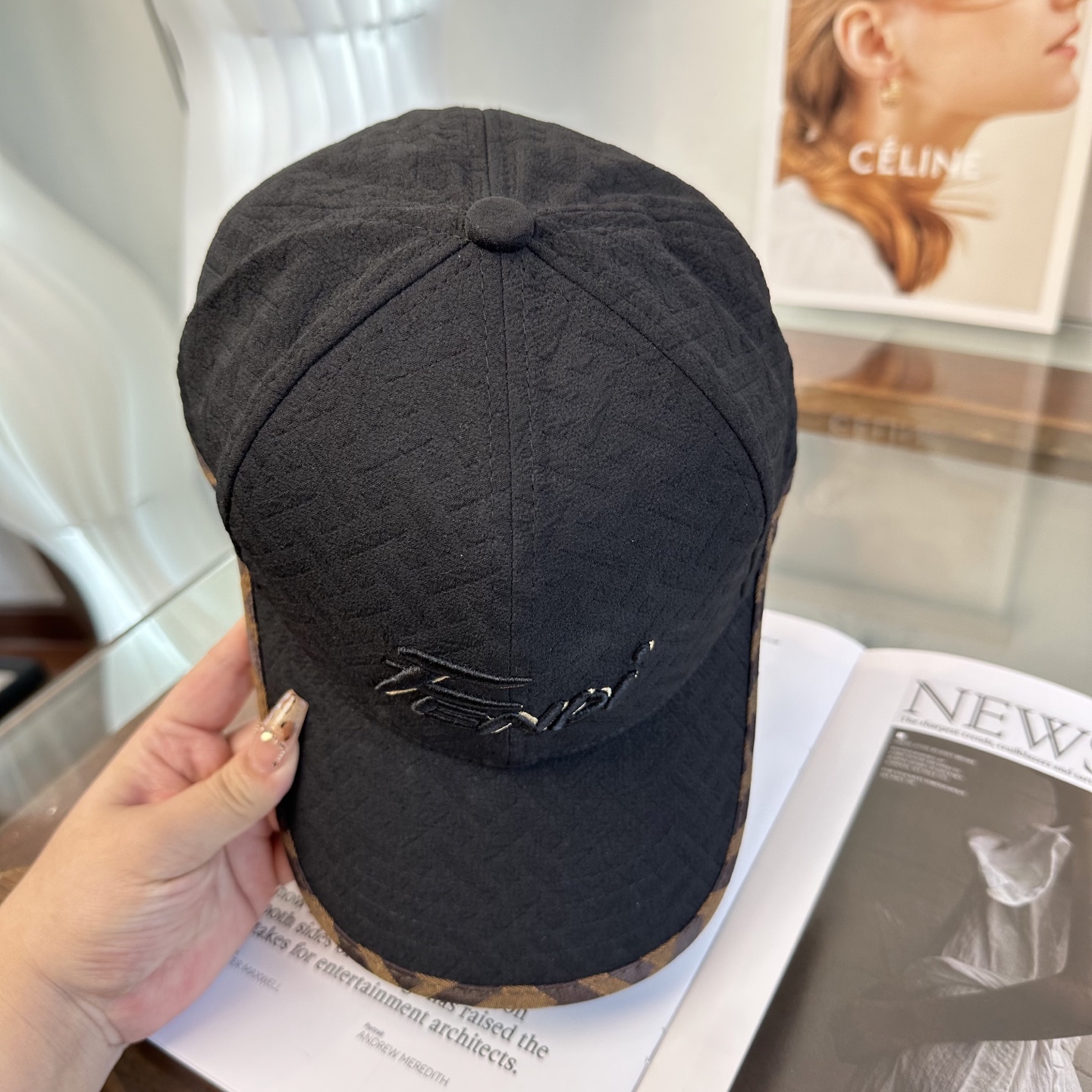 FENDI芬迪 新款棒球帽🧢 经典FF中古单品，气质穿搭单品，质量杠杠👍
