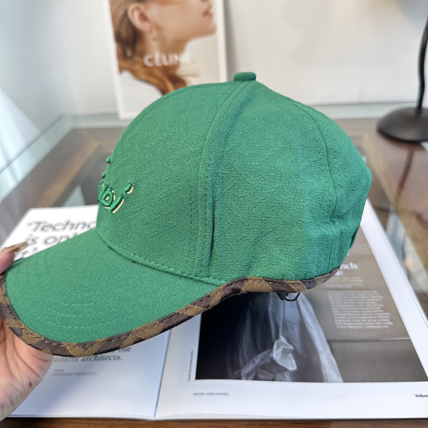 FENDI芬迪 新款棒球帽🧢 经典FF中古单品，气质穿搭单品，质量杠杠👍