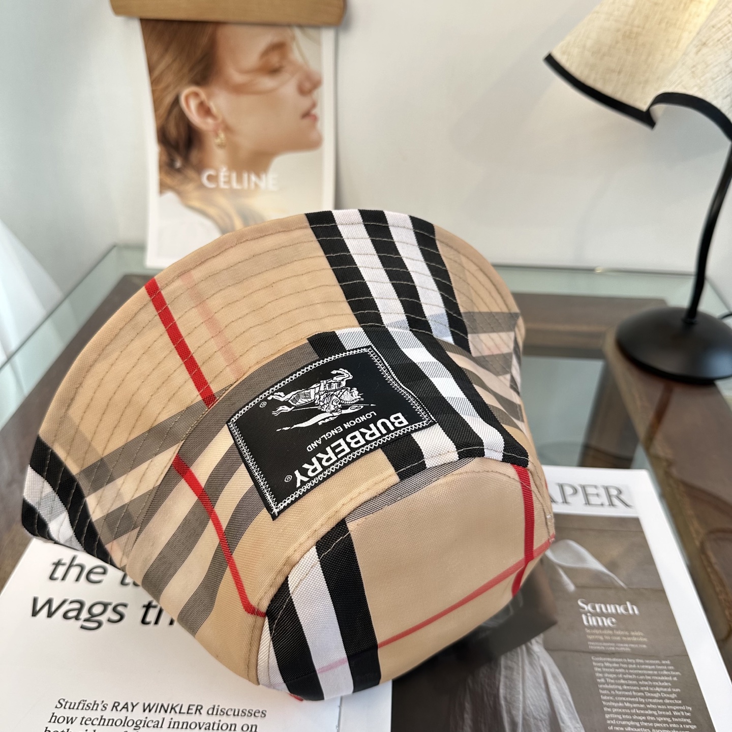 Burberry（巴宝莉）原单渔夫帽 专柜热卖款 轻盈透气。完美版型，对格精准无误，原厂品质，独家实物拍