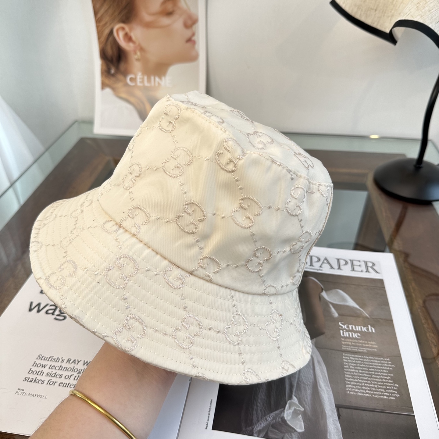 GUCCI古奇渔夫帽👒官网新品Gucci渔夫帽火爆来袭 工艺非常精美 高档大气上档次！低调奢华，方便携带