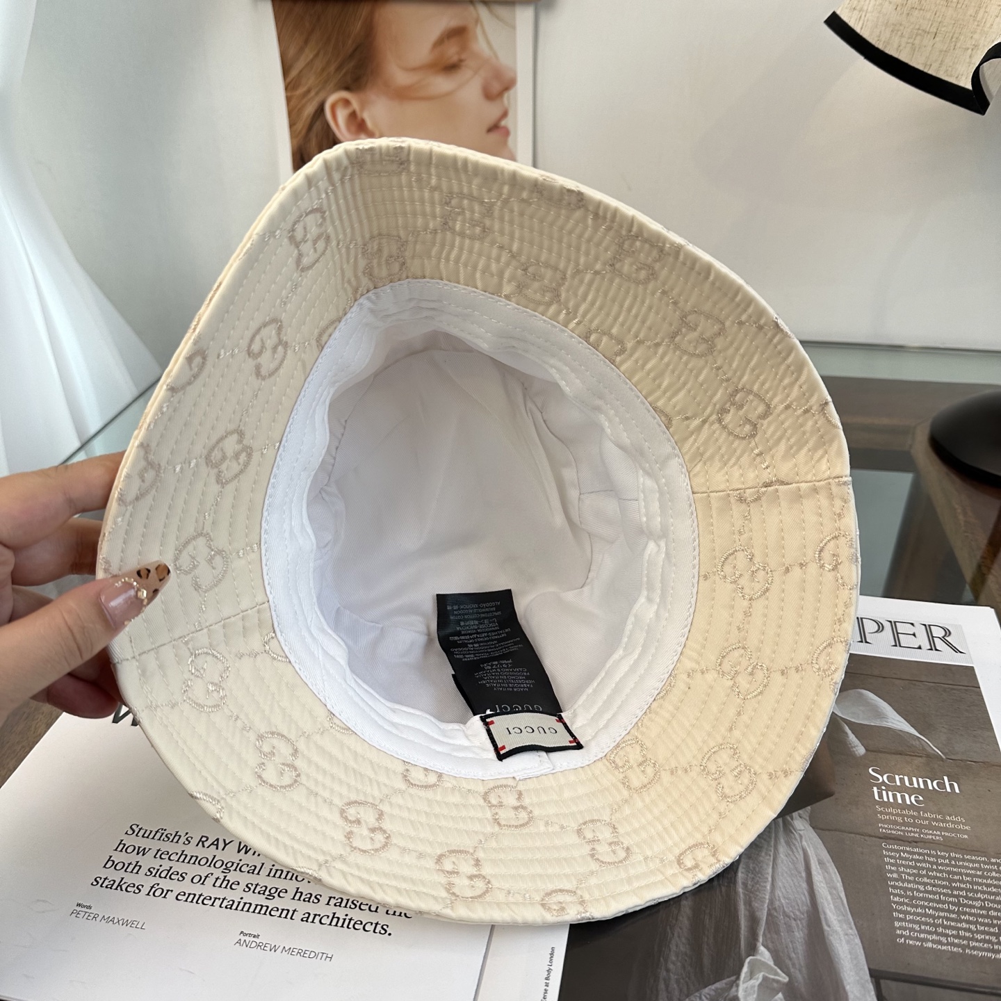 GUCCI古奇渔夫帽👒官网新品Gucci渔夫帽火爆来袭 工艺非常精美 高档大气上档次！低调奢华，方便携带