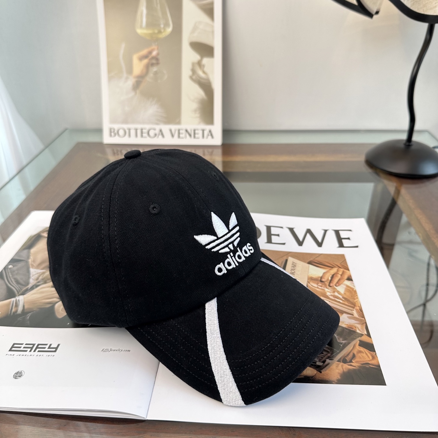 Adidas阿迪达斯高版棒球帽，细节做工都很精致，面料超舒服！百搭款