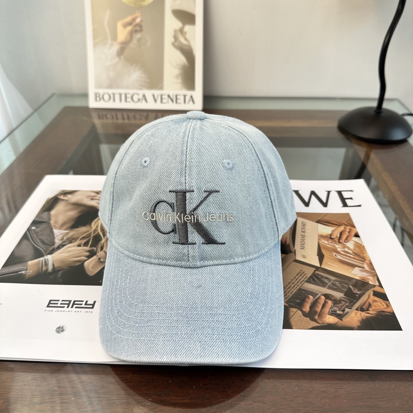 Calvin Klein，CKlogo秋冬新款棒球帽 小红书推荐，时尚百搭，众多明星都喜欢的一款，非常爆
