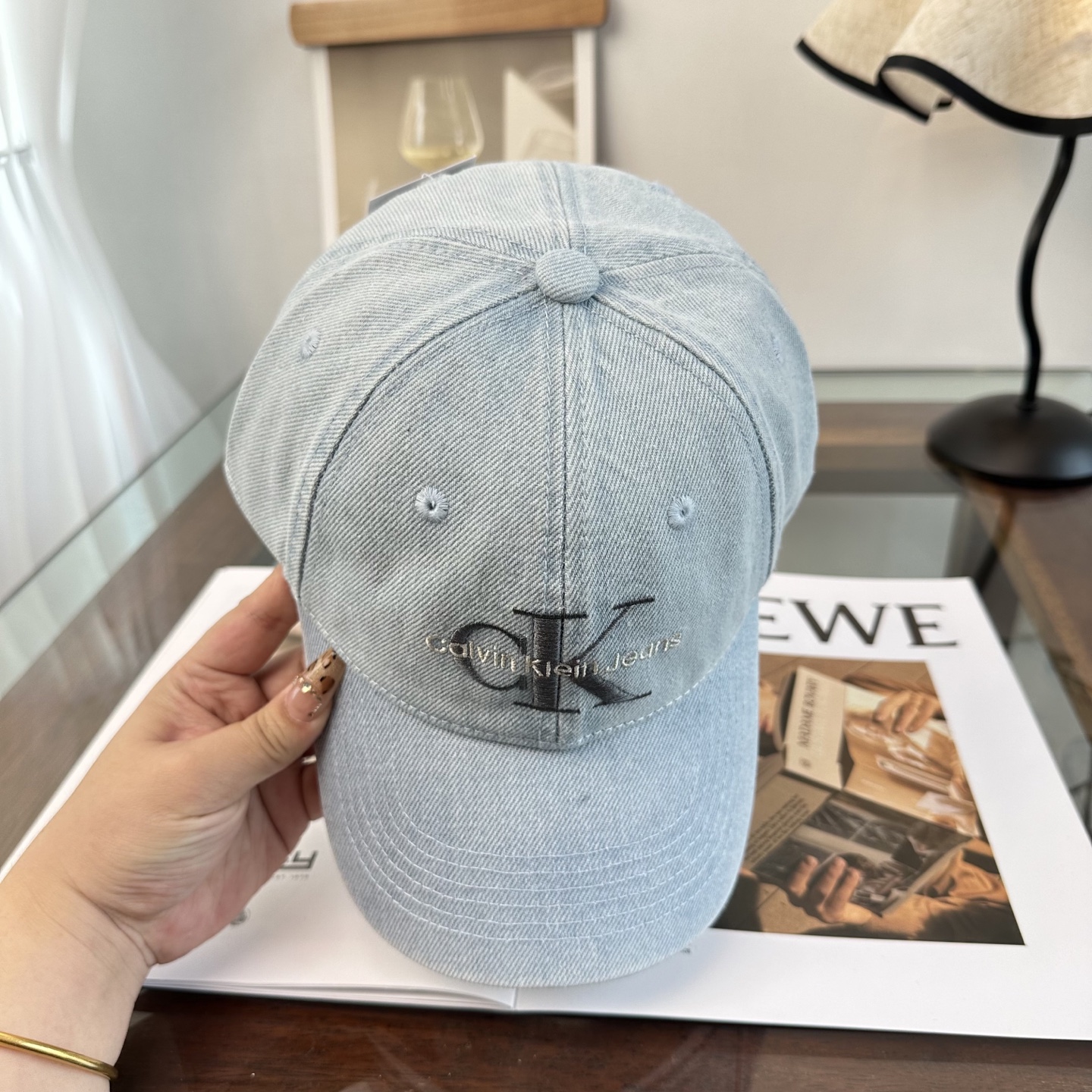 Calvin Klein，CKlogo秋冬新款棒球帽 小红书推荐，时尚百搭，众多明星都喜欢的一款，非常爆