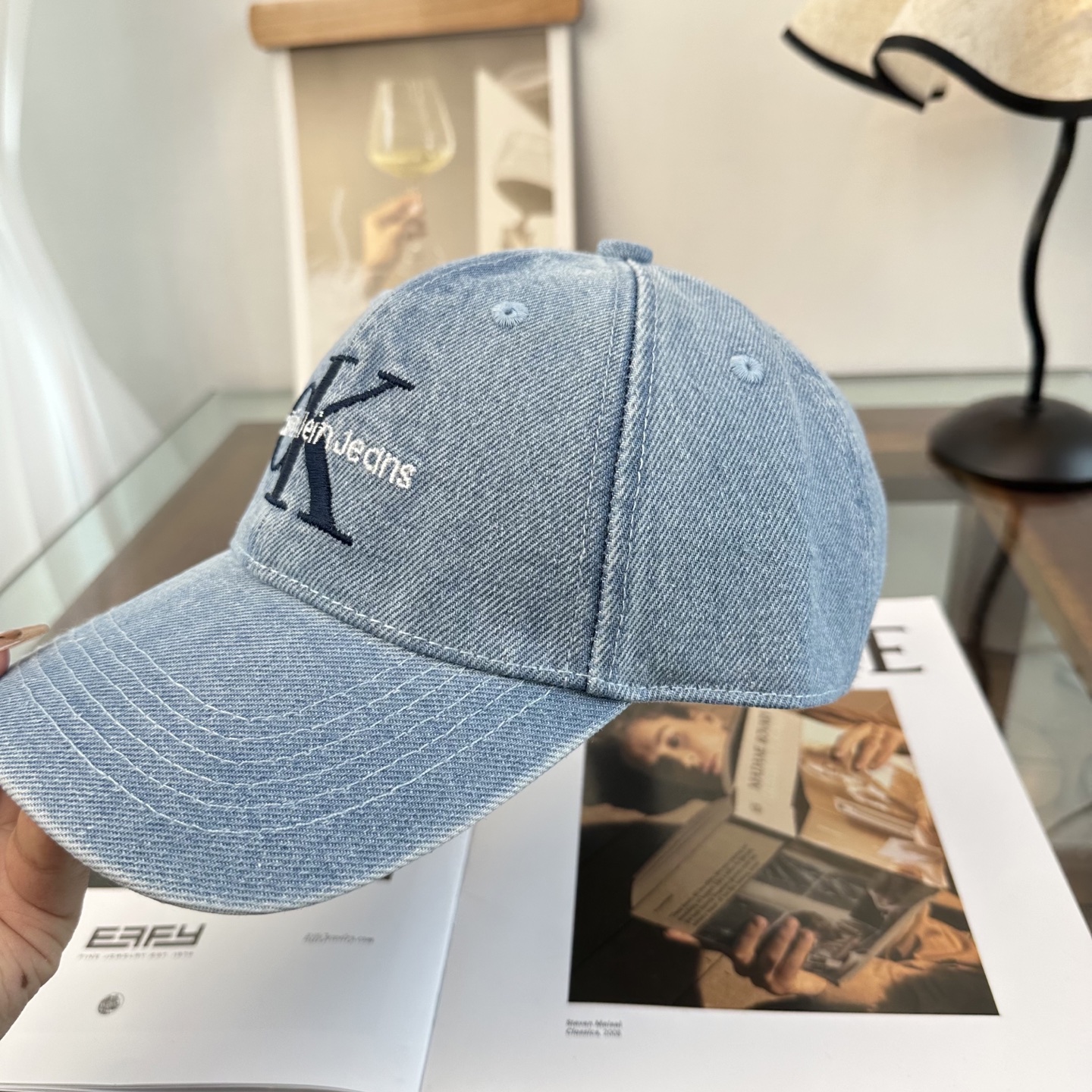 Calvin Klein，CKlogo秋冬新款棒球帽 小红书推荐，时尚百搭，众多明星都喜欢的一款，非常爆