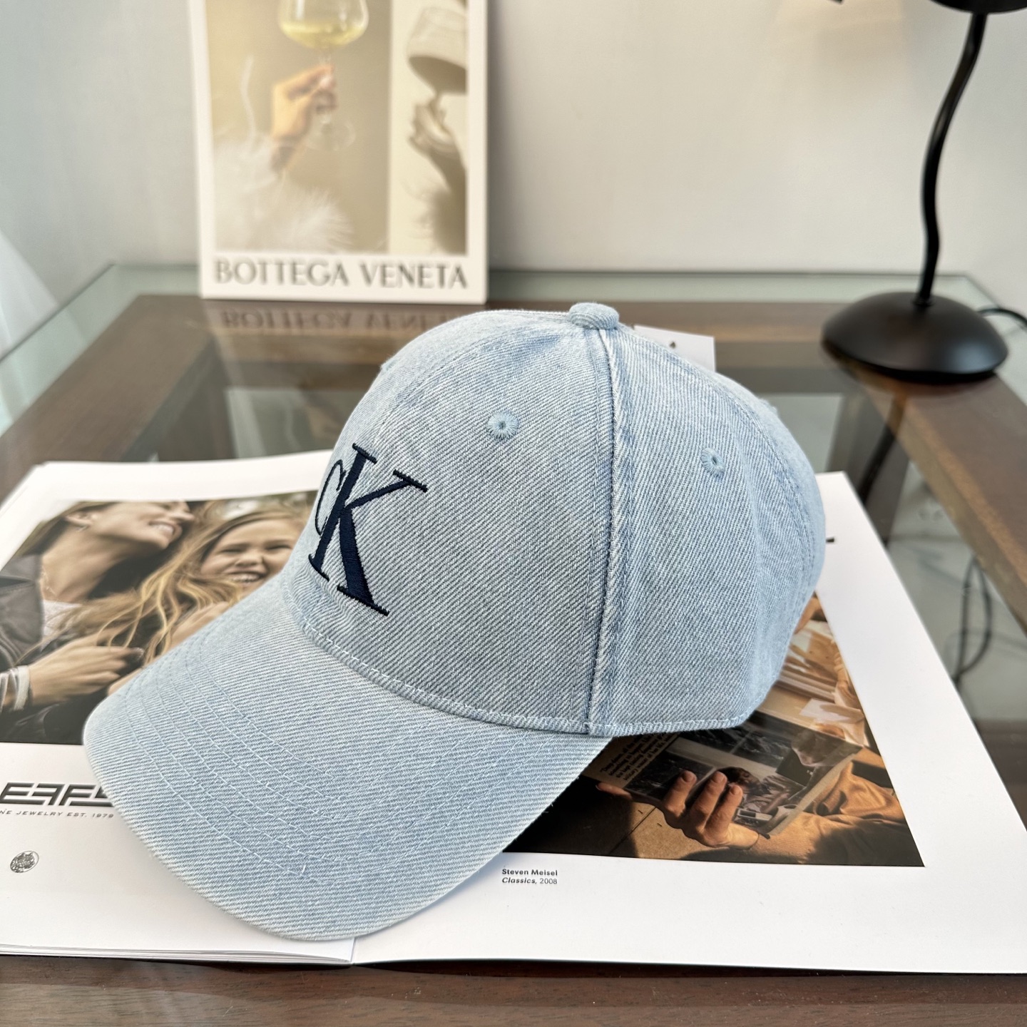 Calvin Klein，CKlogo秋冬新款棒球帽 小红书推荐，时尚百搭，众多明星都喜欢的一款，非常爆