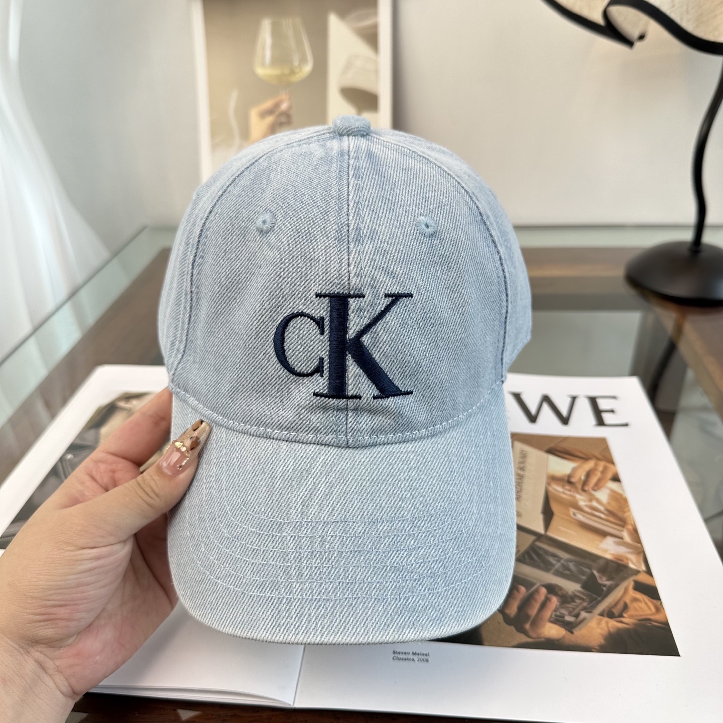 Calvin Klein，CKlogo秋冬新款棒球帽 小红书推荐，时尚百搭，众多明星都喜欢的一款，非常爆