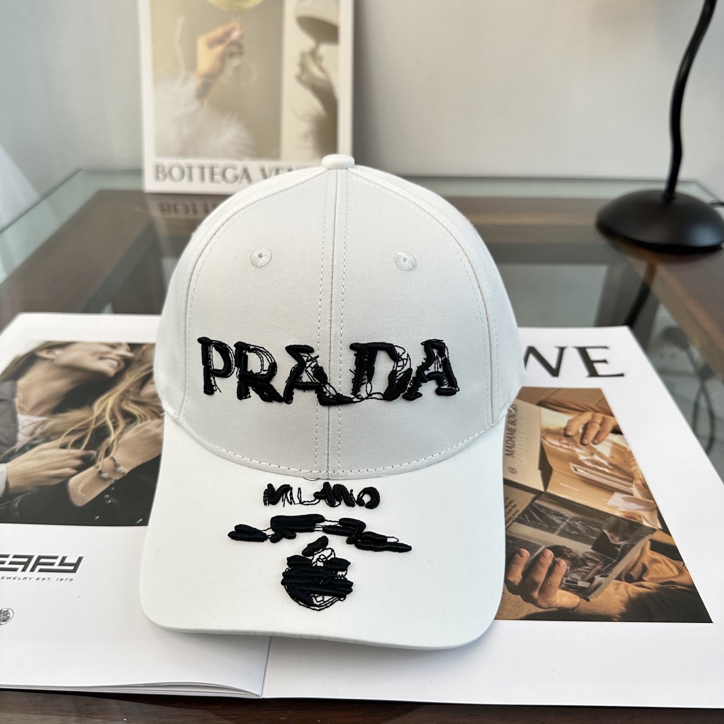 Prada 普拉达 棒球帽