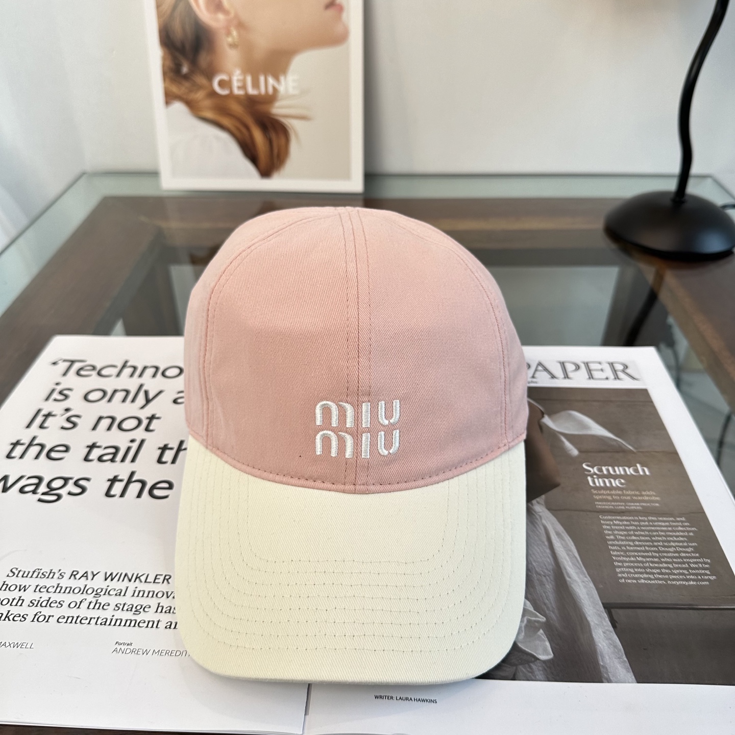 缪缪miumiu 棒球帽 简单休闲风的棒球帽 减龄百搭 适配度很高！简单随性~出街拍照拗造型非常加分~男