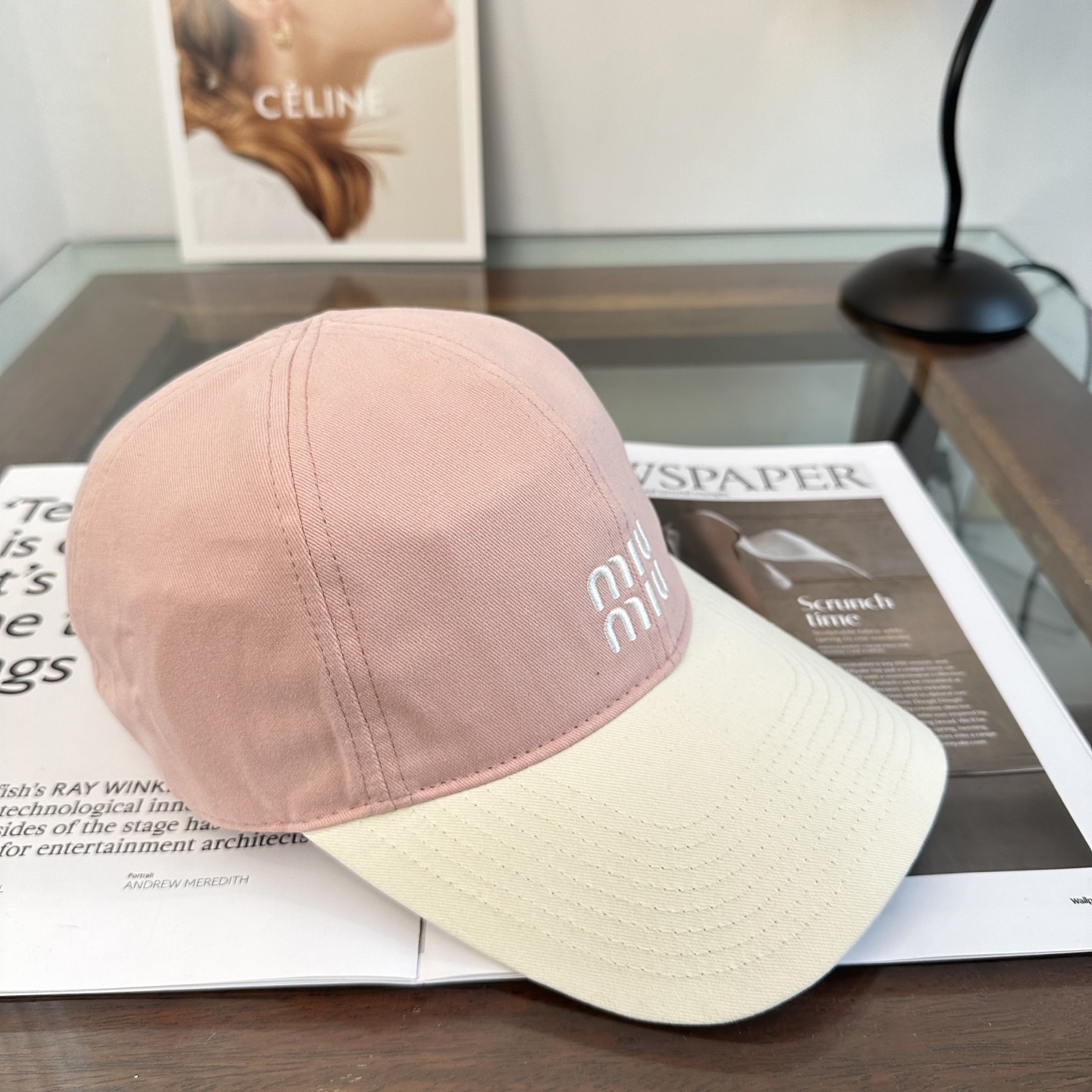 缪缪miumiu 棒球帽 简单休闲风的棒球帽 减龄百搭 适配度很高！简单随性~出街拍照拗造型非常加分~男