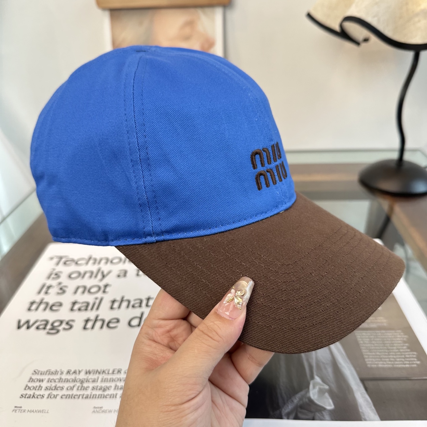 缪缪miumiu 棒球帽 简单休闲风的棒球帽 减龄百搭 适配度很高！简单随性~出街拍照拗造型非常加分~男