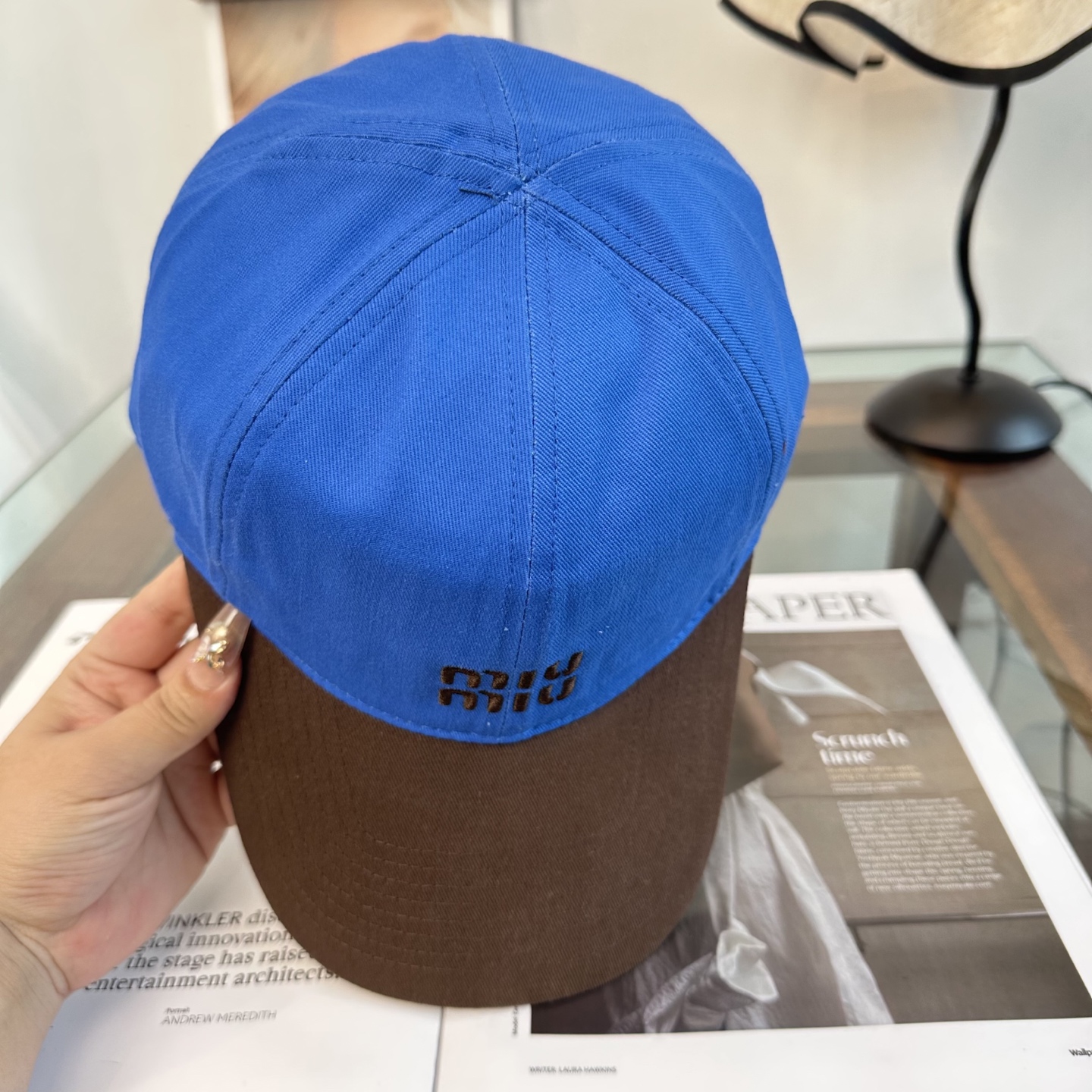 缪缪miumiu 棒球帽 简单休闲风的棒球帽 减龄百搭 适配度很高！简单随性~出街拍照拗造型非常加分~男