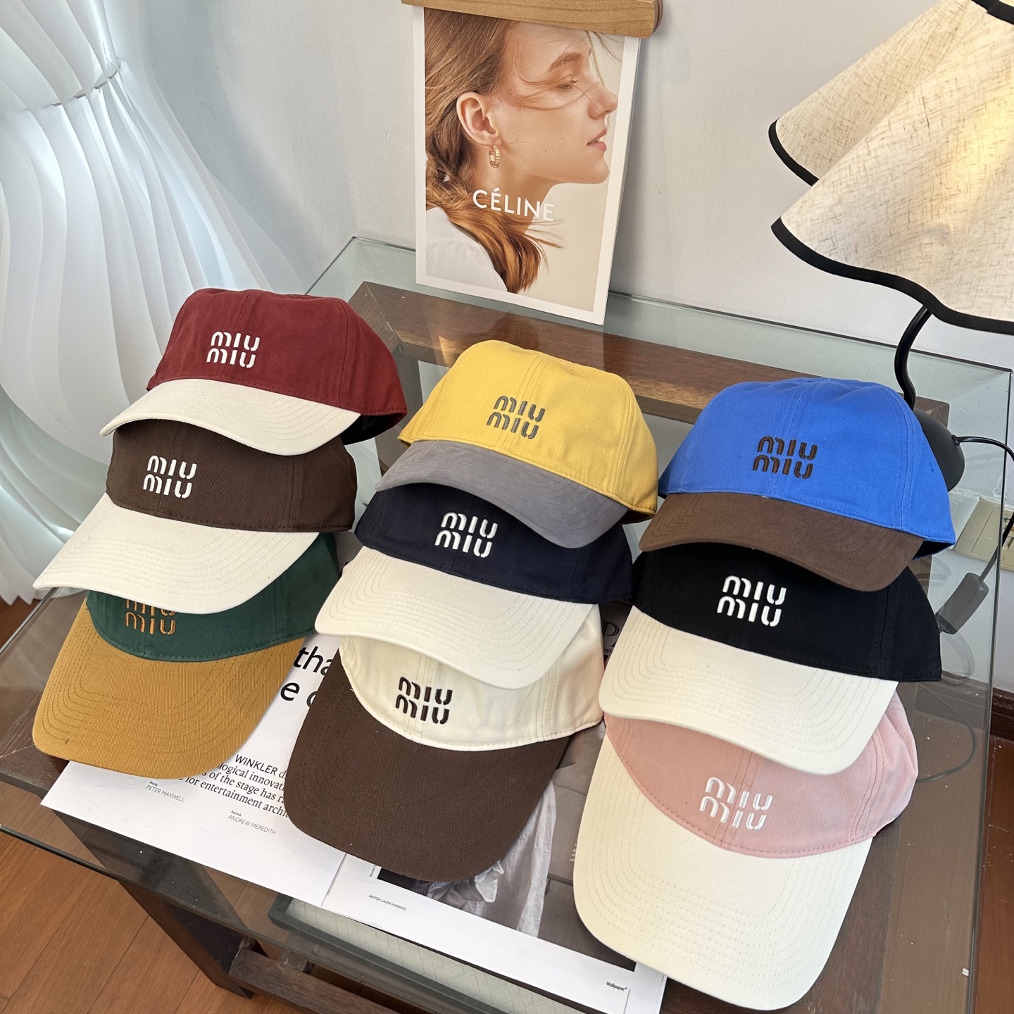 缪缪miumiu 棒球帽 简单休闲风的棒球帽 减龄百搭 适配度很高！简单随性~出街拍照拗造型非常加分~男
