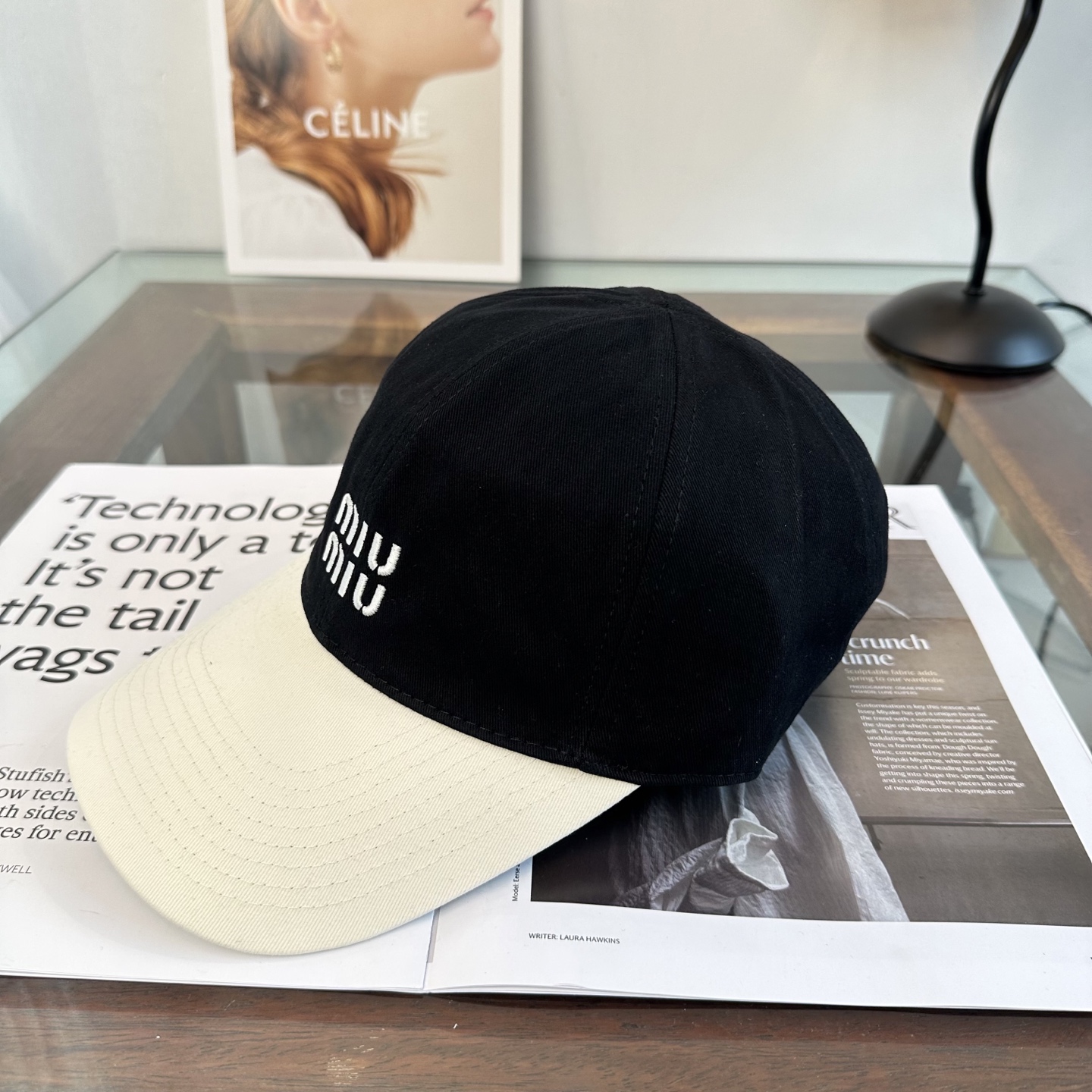 缪缪miumiu 棒球帽 简单休闲风的棒球帽 减龄百搭 适配度很高！简单随性~出街拍照拗造型非常加分~男