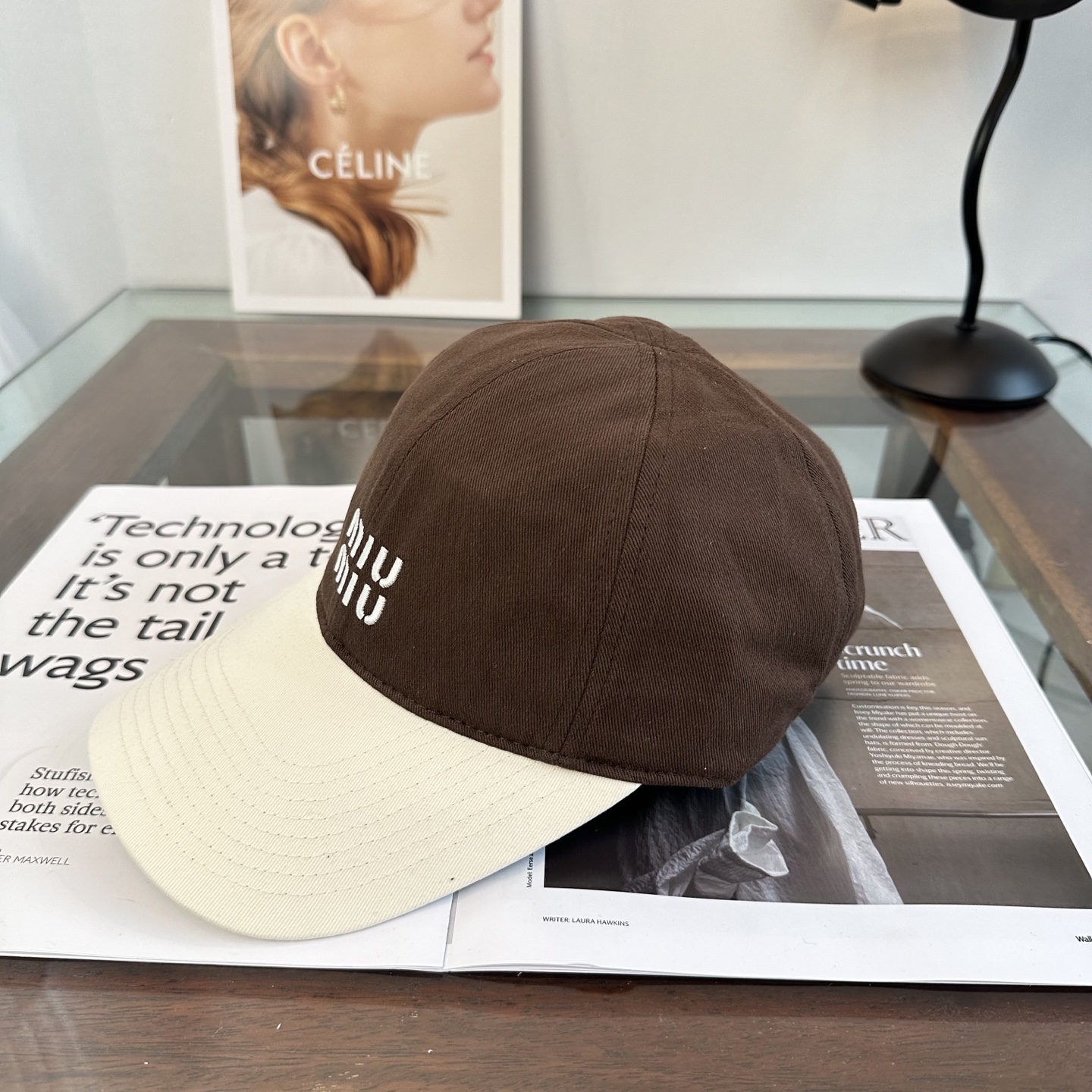 缪缪miumiu 棒球帽 简单休闲风的棒球帽 减龄百搭 适配度很高！简单随性~出街拍照拗造型非常加分~男