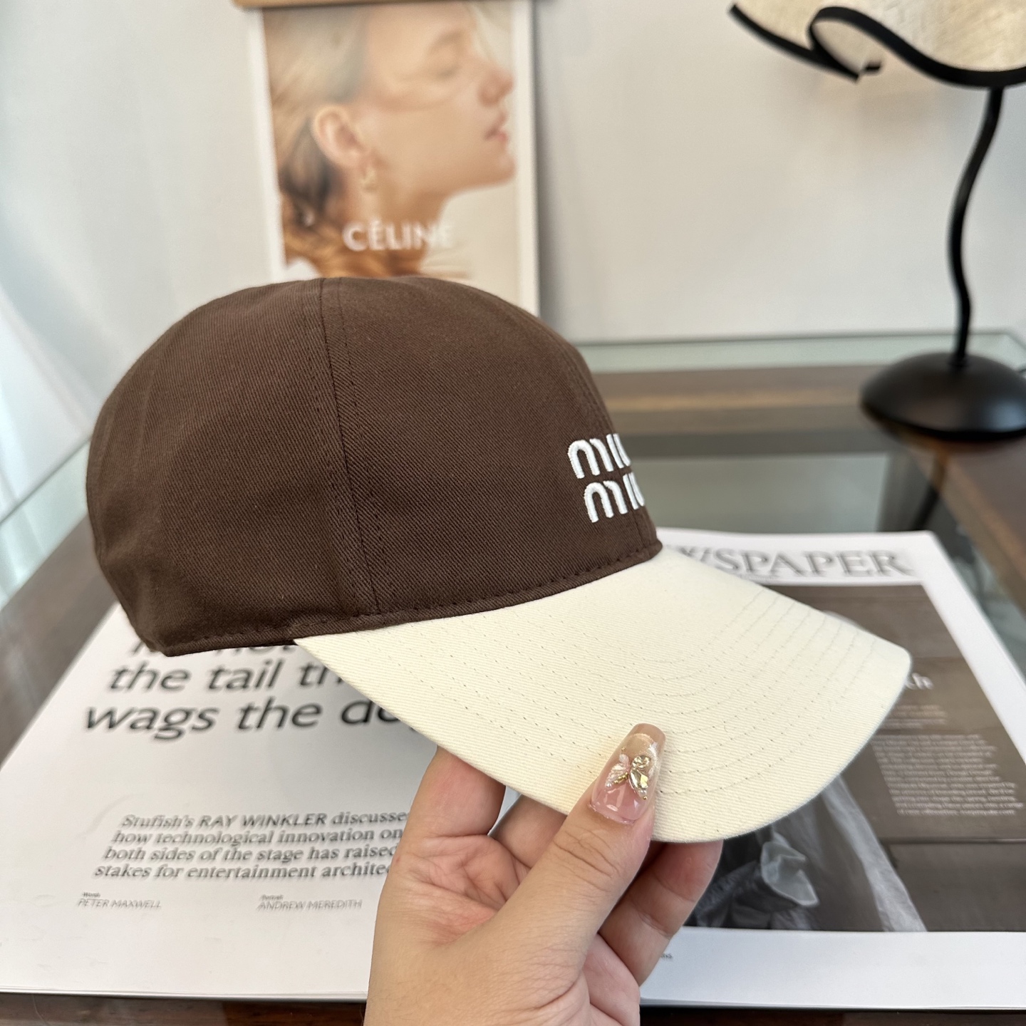 缪缪miumiu 棒球帽 简单休闲风的棒球帽 减龄百搭 适配度很高！简单随性~出街拍照拗造型非常加分~男