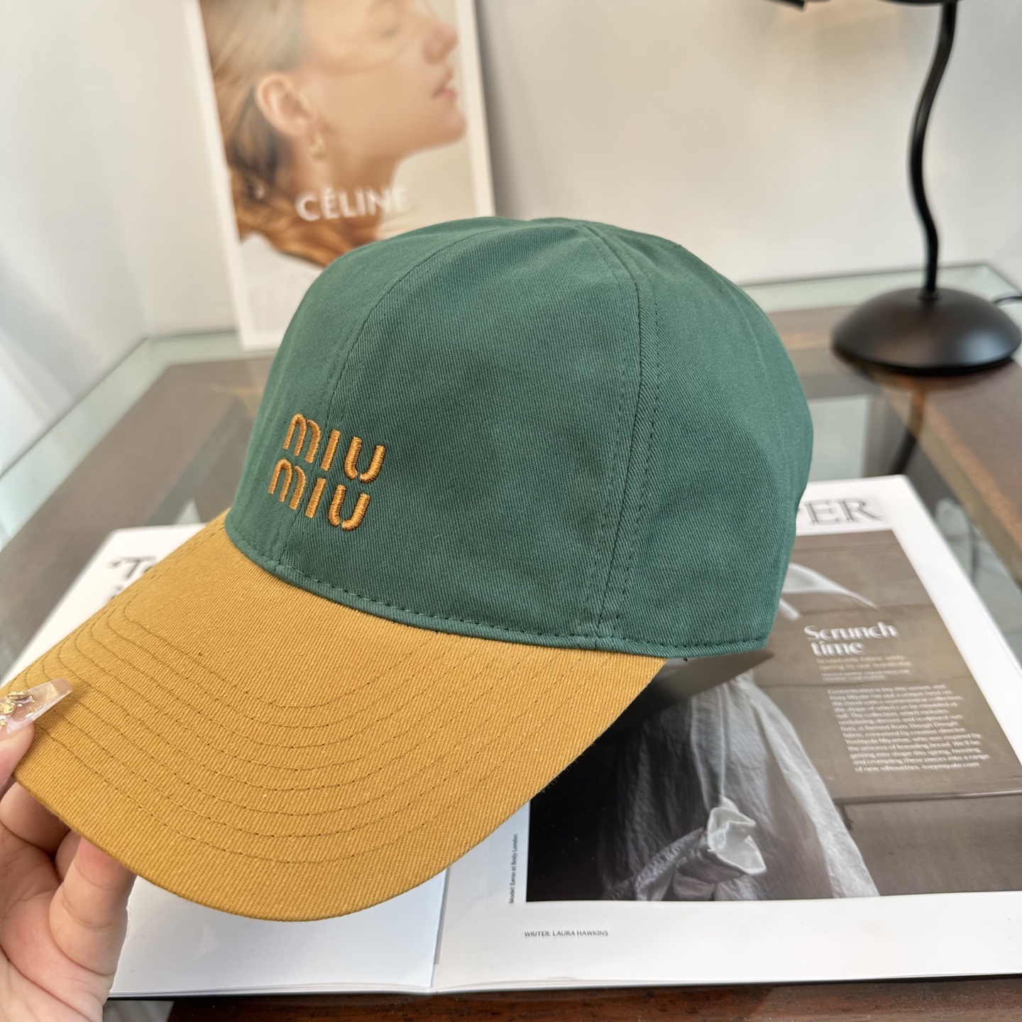 缪缪miumiu 棒球帽 简单休闲风的棒球帽 减龄百搭 适配度很高！简单随性~出街拍照拗造型非常加分~男