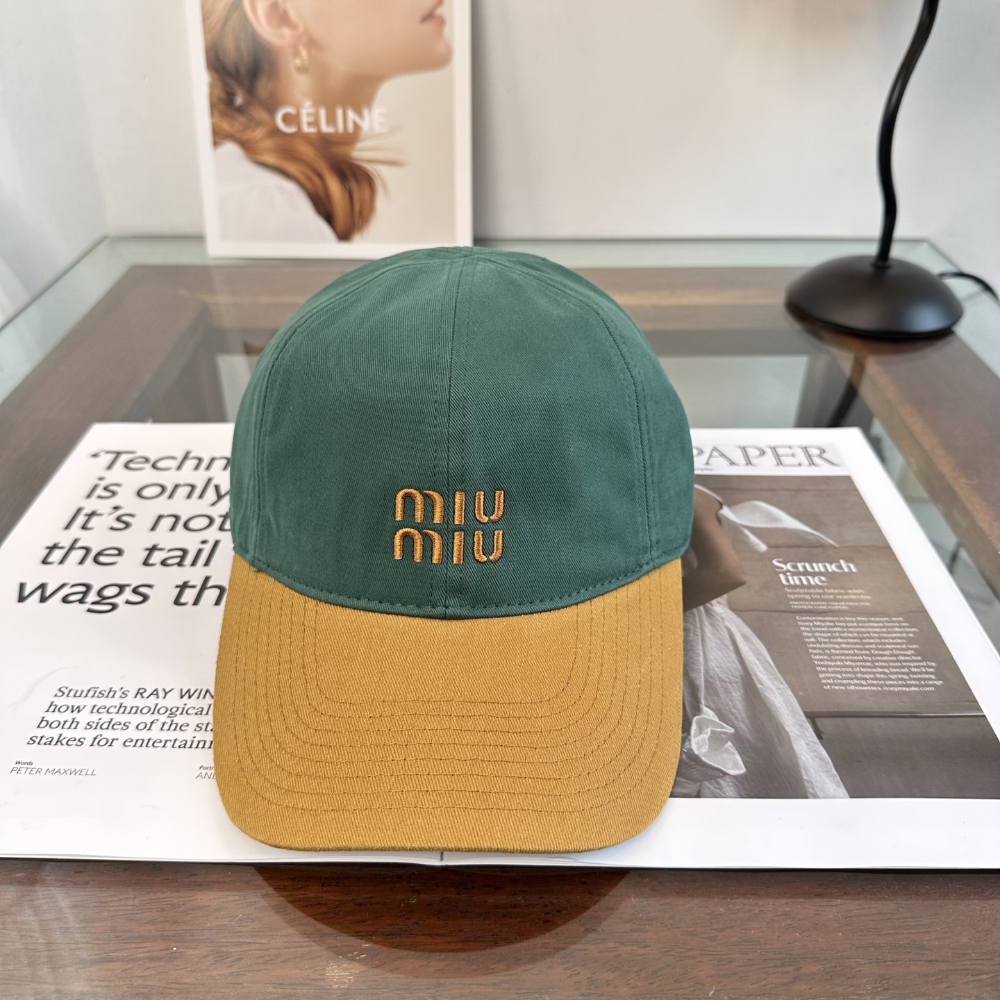 缪缪miumiu 棒球帽 简单休闲风的棒球帽 减龄百搭 适配度很高！简单随性~出街拍照拗造型非常加分~男