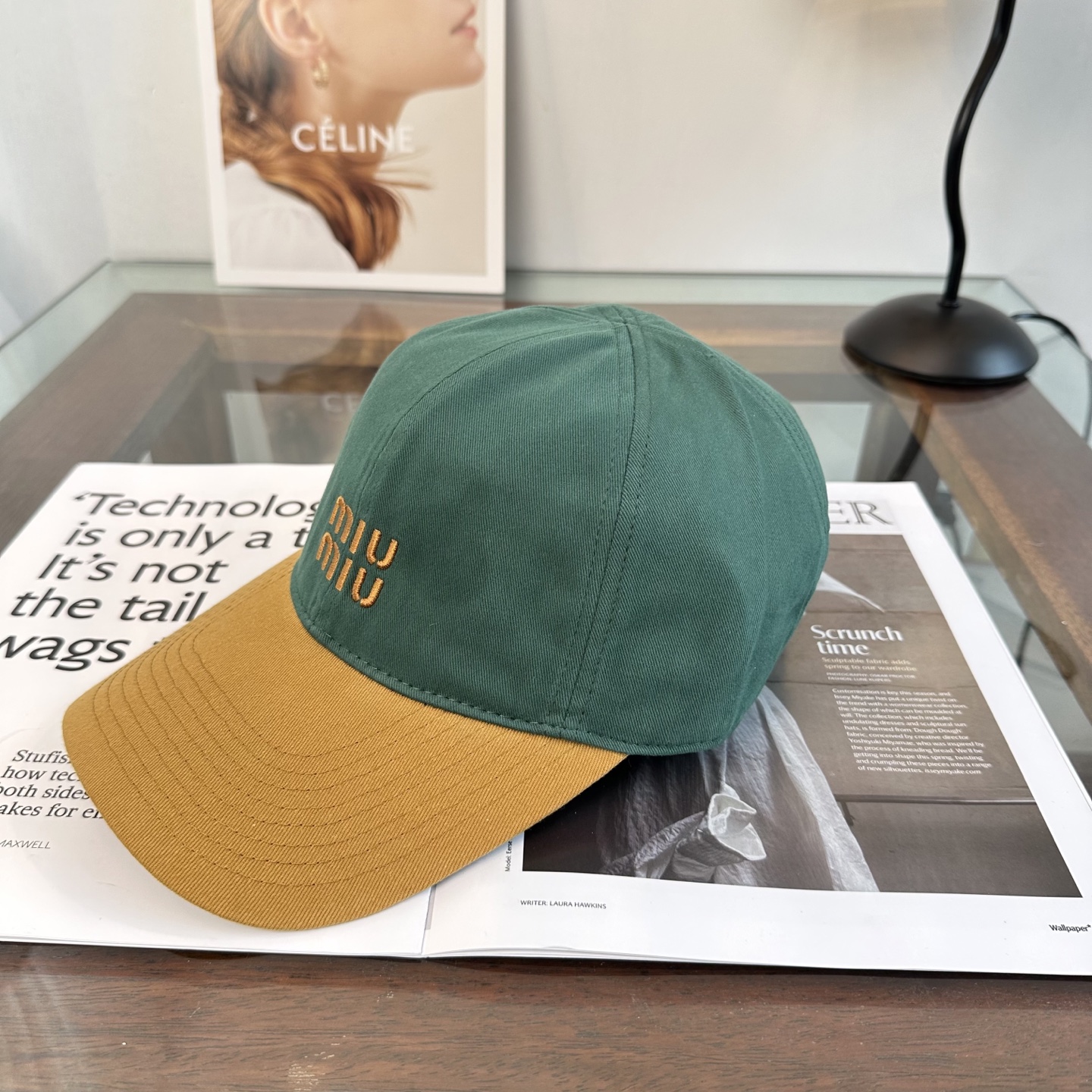 缪缪miumiu 棒球帽 简单休闲风的棒球帽 减龄百搭 适配度很高！简单随性~出街拍照拗造型非常加分~男