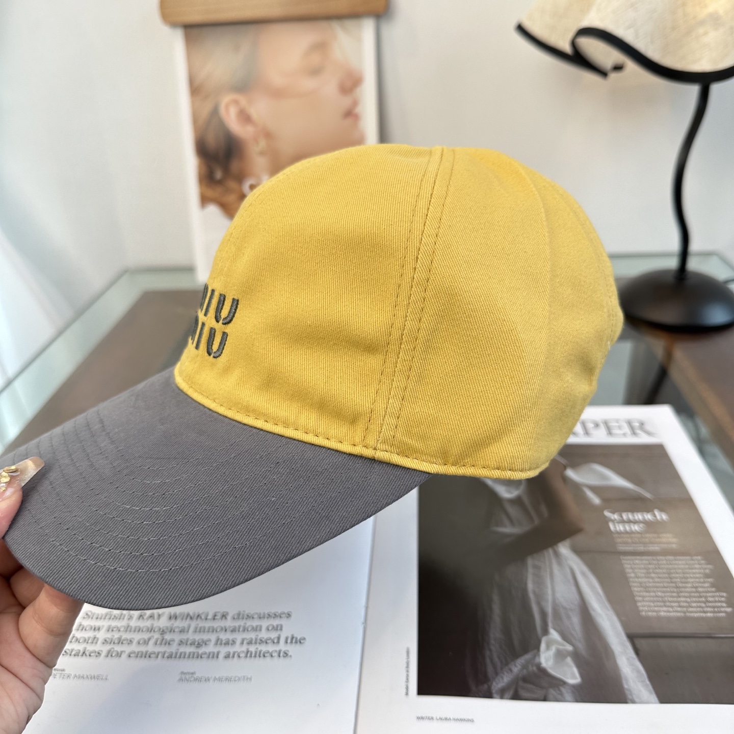 缪缪miumiu 棒球帽 简单休闲风的棒球帽 减龄百搭 适配度很高！简单随性~出街拍照拗造型非常加分~男