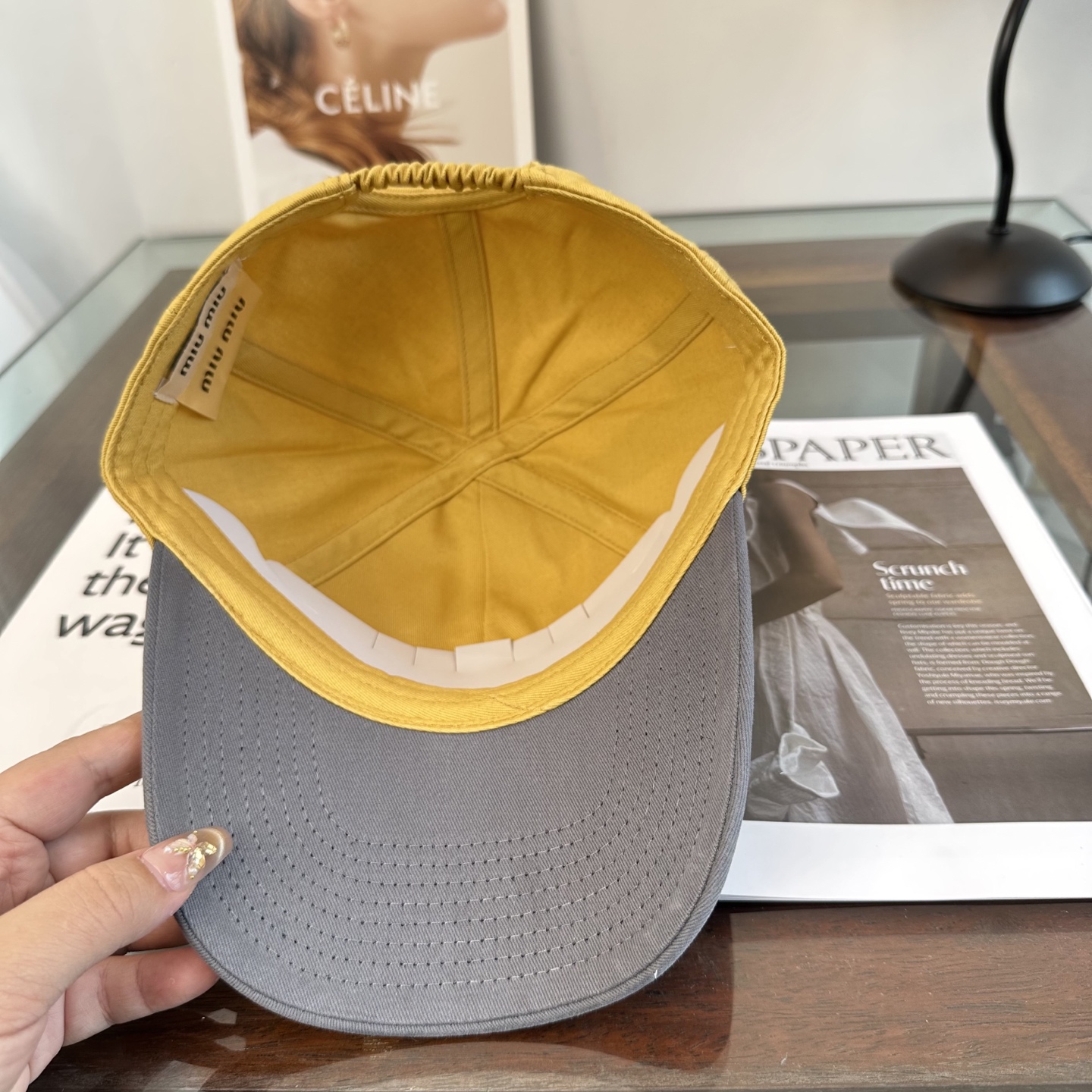 缪缪miumiu 棒球帽 简单休闲风的棒球帽 减龄百搭 适配度很高！简单随性~出街拍照拗造型非常加分~男