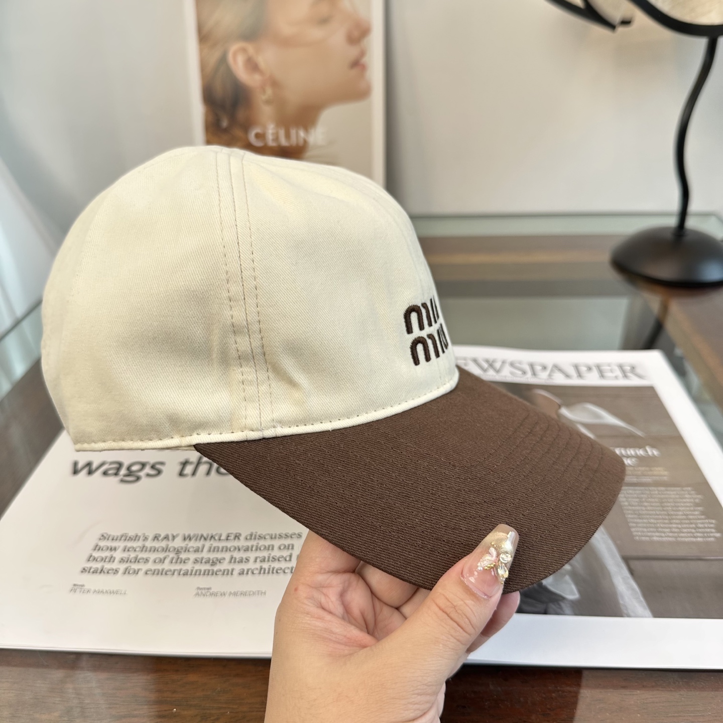 缪缪miumiu 棒球帽 简单休闲风的棒球帽 减龄百搭 适配度很高！简单随性~出街拍照拗造型非常加分~男