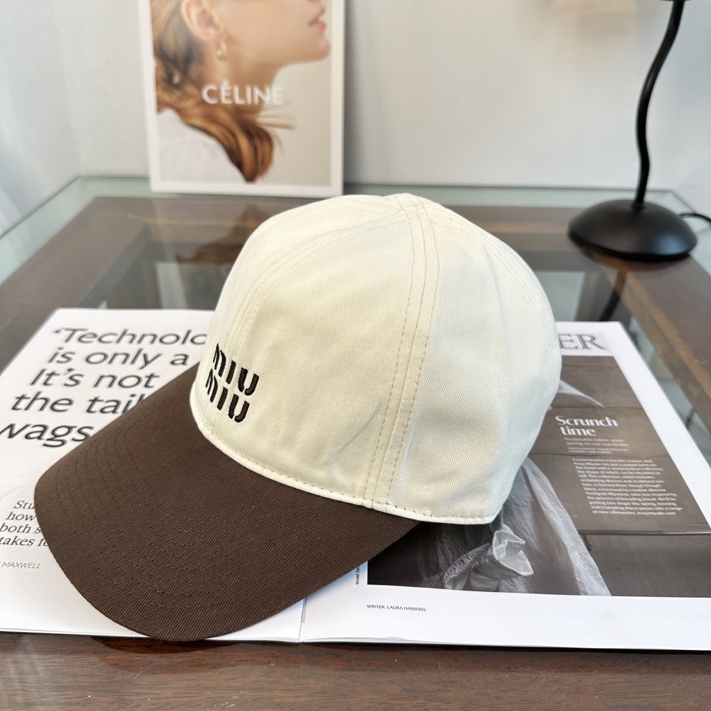 缪缪miumiu 棒球帽 简单休闲风的棒球帽 减龄百搭 适配度很高！简单随性~出街拍照拗造型非常加分~男