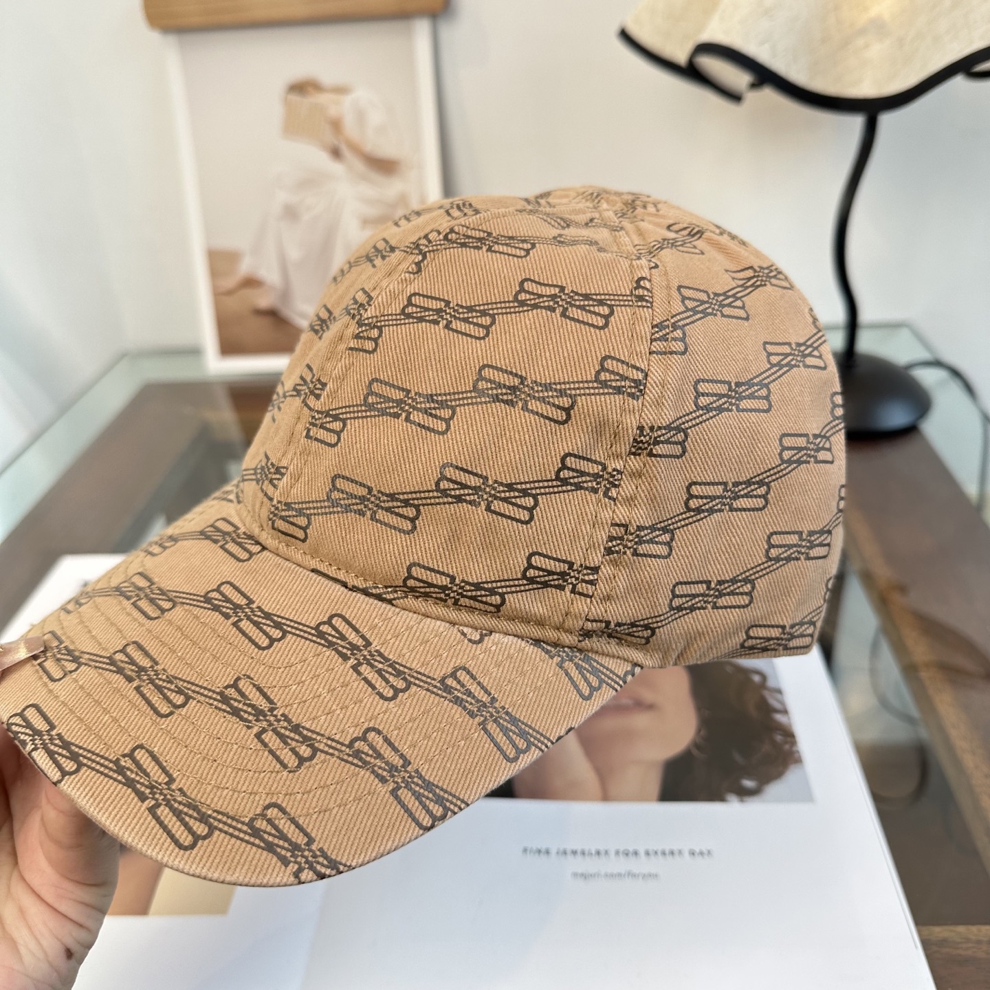 新品Balenciaga 巴黎世家字母新款棒球帽现货秒发🧢简约时尚超级无敌好看的帽子！情侣款！