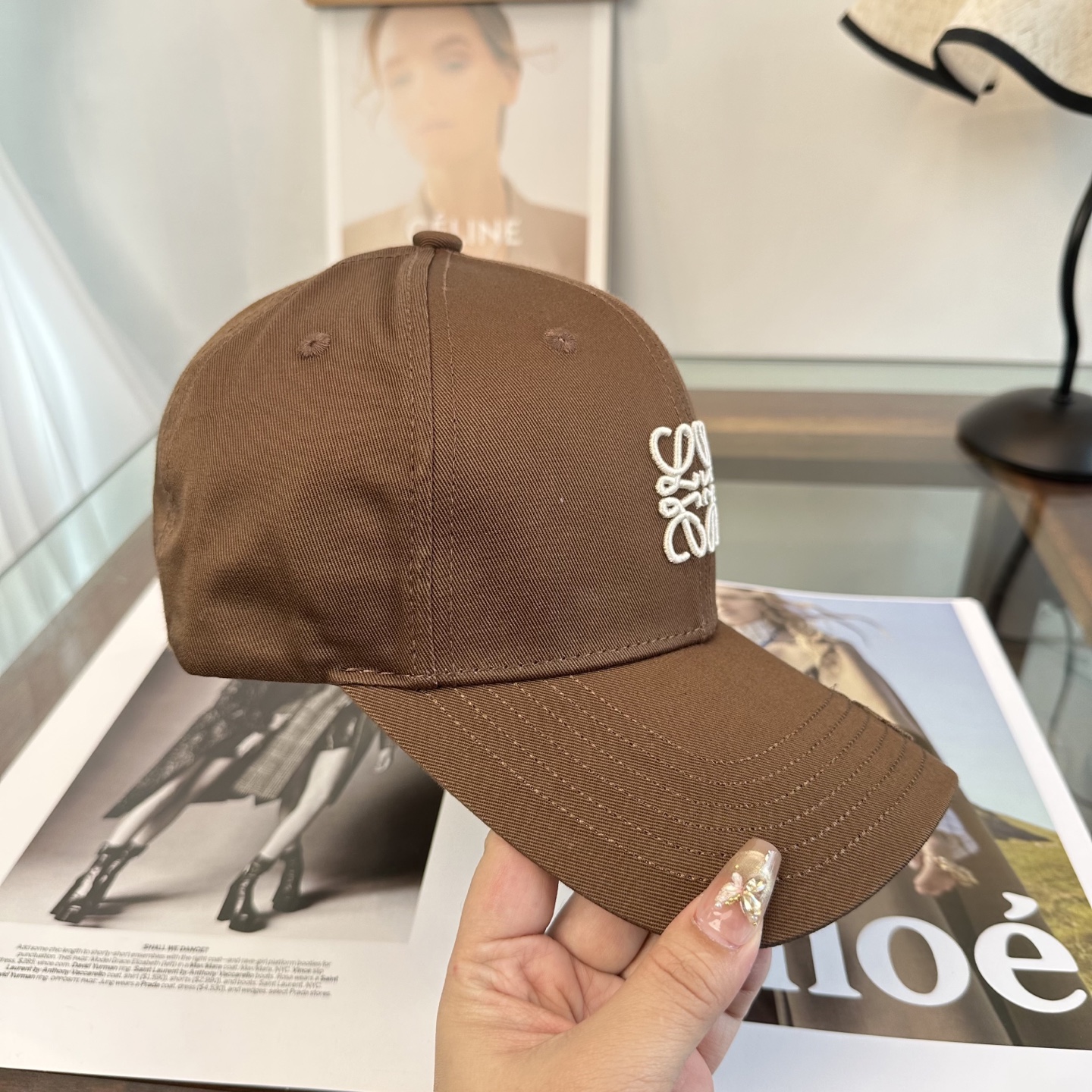 LOEWE【罗意威】新款刺绣棒球帽，专柜同步出货，大牌款超好搭配，赶紧入手