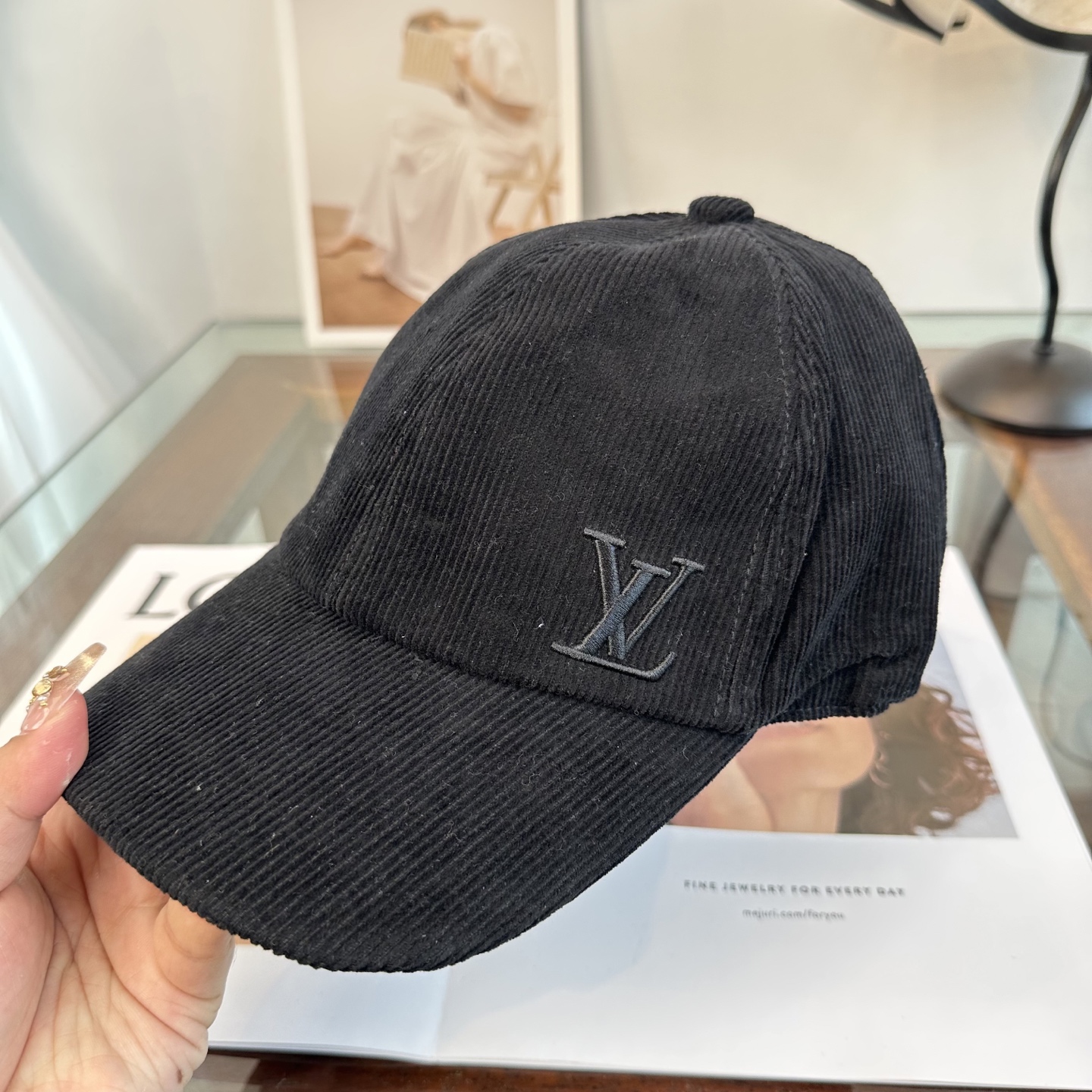 🧢路易威登棒球帽 LouisVuitton😍新款LV棒球帽，重工打造♥️高端大气，百搭款🤗男女通用！