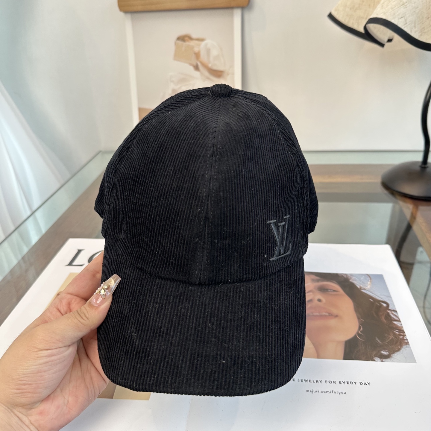 🧢路易威登棒球帽 LouisVuitton😍新款LV棒球帽，重工打造♥️高端大气，百搭款🤗男女通用！