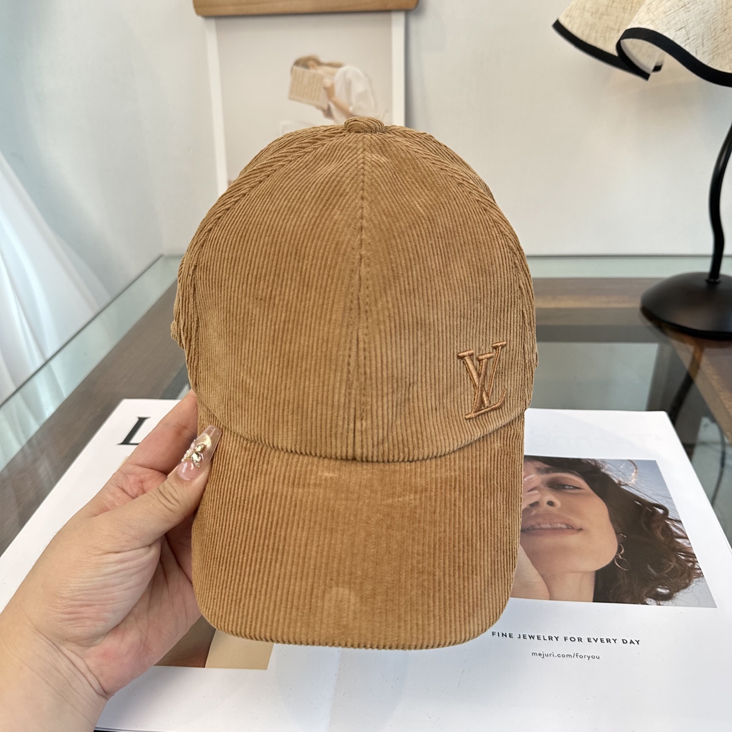 🧢路易威登棒球帽 LouisVuitton😍新款LV棒球帽，重工打造♥️高端大气，百搭款🤗男女通用！
