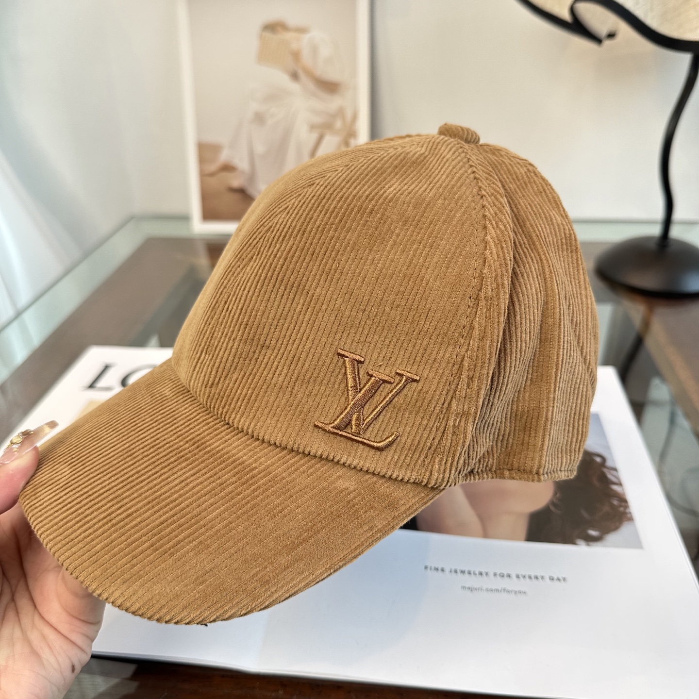 🧢路易威登棒球帽 LouisVuitton😍新款LV棒球帽，重工打造♥️高端大气，百搭款🤗男女通用！