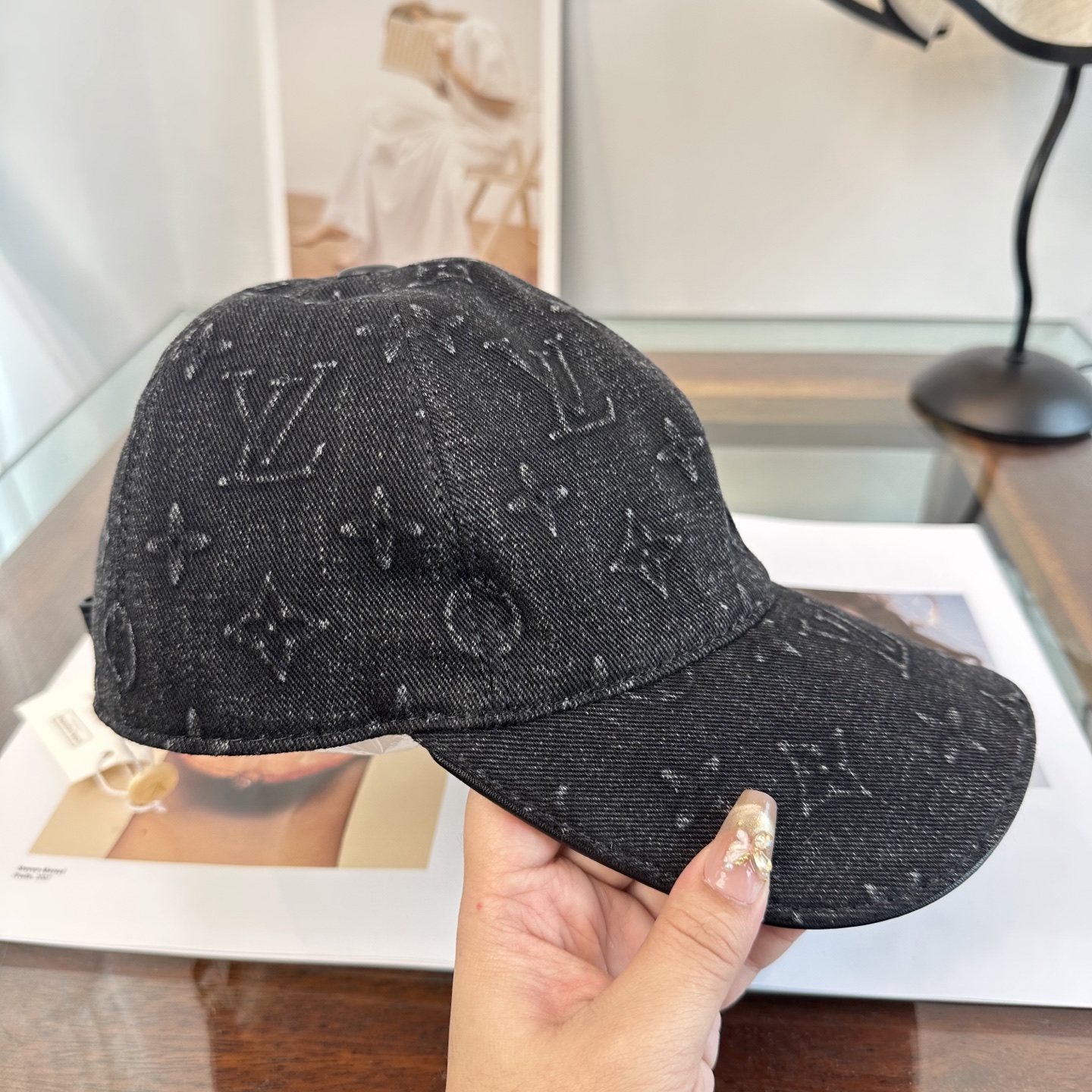 🧢路易威登棒球帽 LouisVuitton😍新款LV棒球帽，重工打造♥️高端大气，百搭款🤗男女通用！