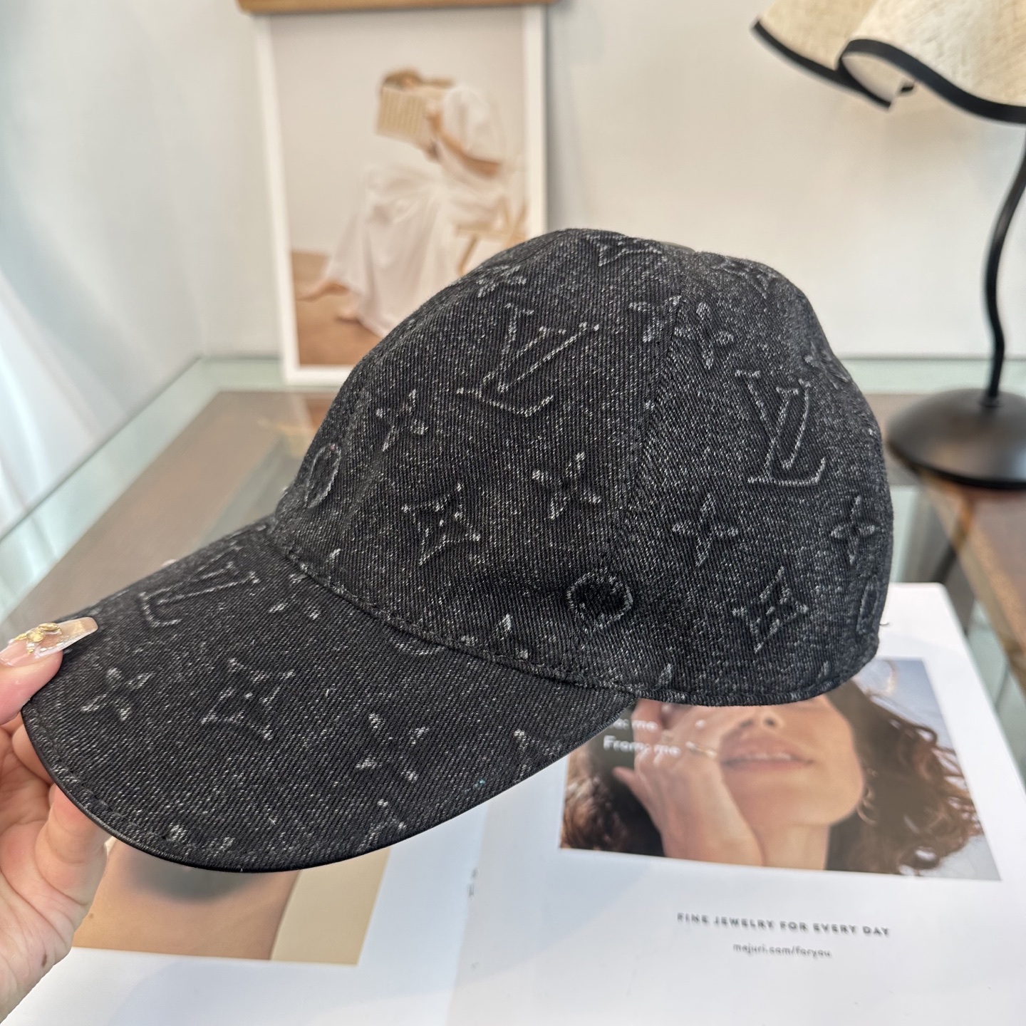 🧢路易威登棒球帽 LouisVuitton😍新款LV棒球帽，重工打造♥️高端大气，百搭款🤗男女通用！