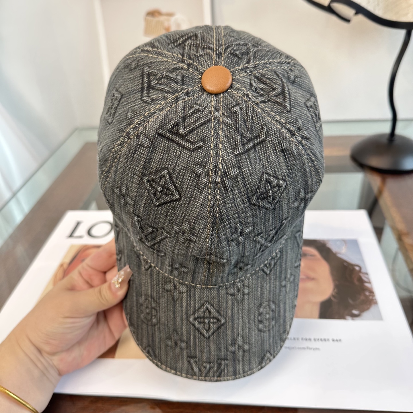 🧢路易威登棒球帽 LouisVuitton😍新款LV棒球帽，重工打造♥️高端大气，百搭款🤗男女通用！