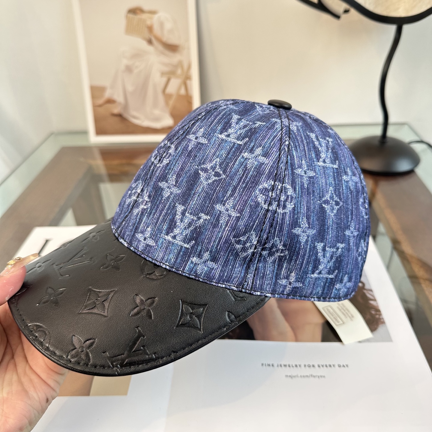 🧢路易威登棒球帽 LouisVuitton😍新款LV棒球帽，重工打造♥️高端大气，百搭款🤗男女通用！