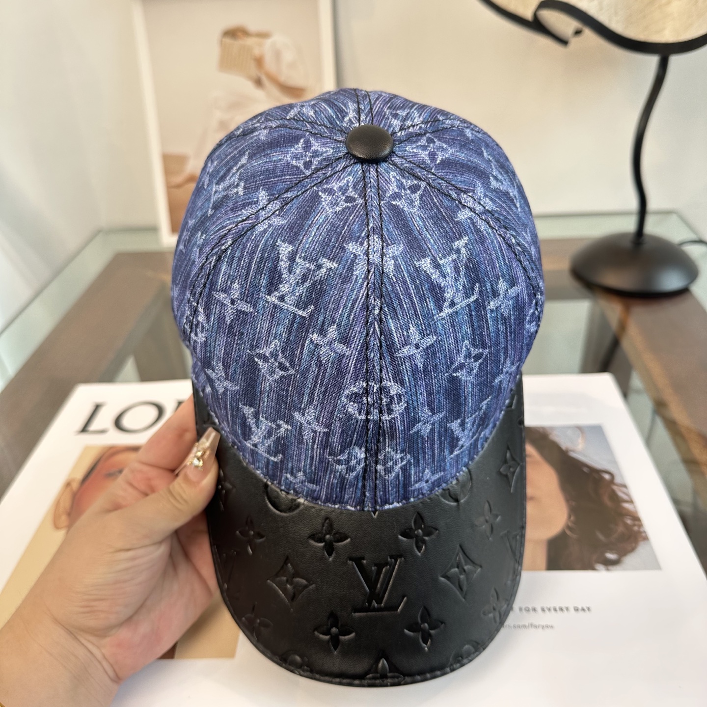 🧢路易威登棒球帽 LouisVuitton😍新款LV棒球帽，重工打造♥️高端大气，百搭款🤗男女通用！