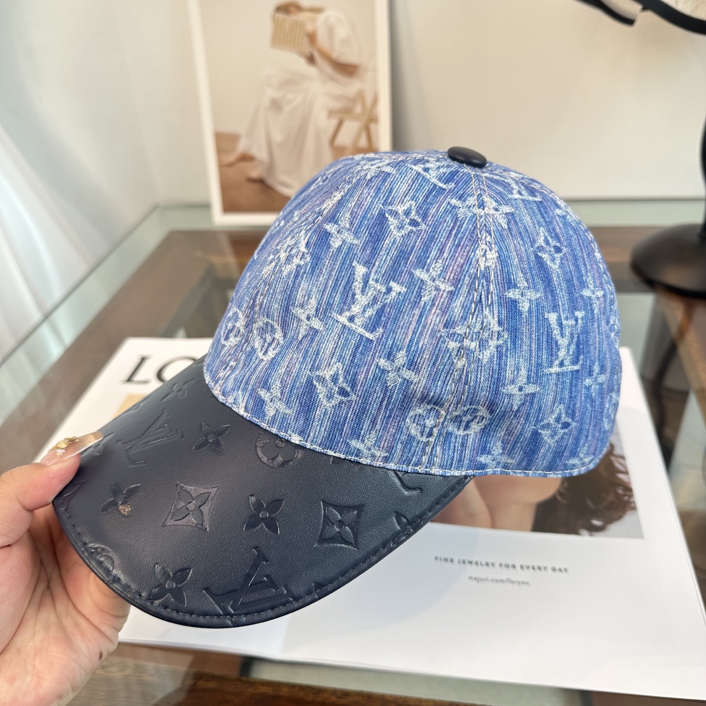 🧢路易威登棒球帽 LouisVuitton😍新款LV棒球帽，重工打造♥️高端大气，百搭款🤗男女通用！