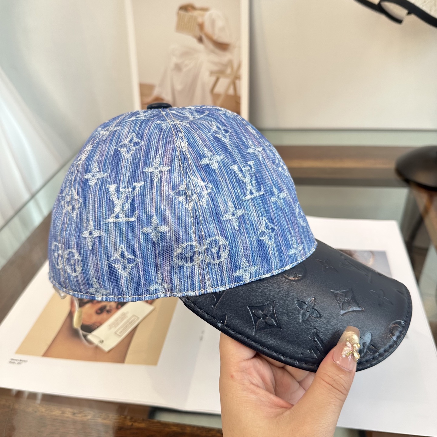 🧢路易威登棒球帽 LouisVuitton😍新款LV棒球帽，重工打造♥️高端大气，百搭款🤗男女通用！